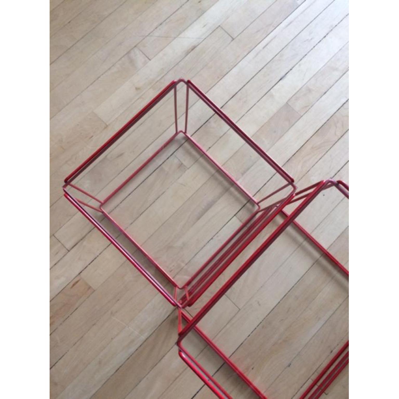 Metal Set of Three Graphical 'Isocele' Red Nesting Tables Max Sauze for Atrow, 1970