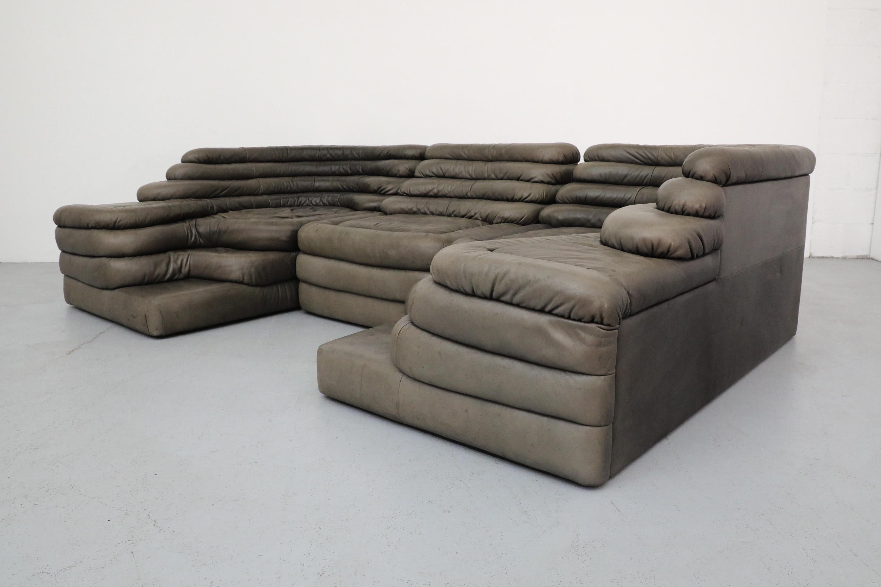 Ensemble de trois canapés De Sede DS-1025 Terrazza en cuir gris par Ubald Klug, 1970 4