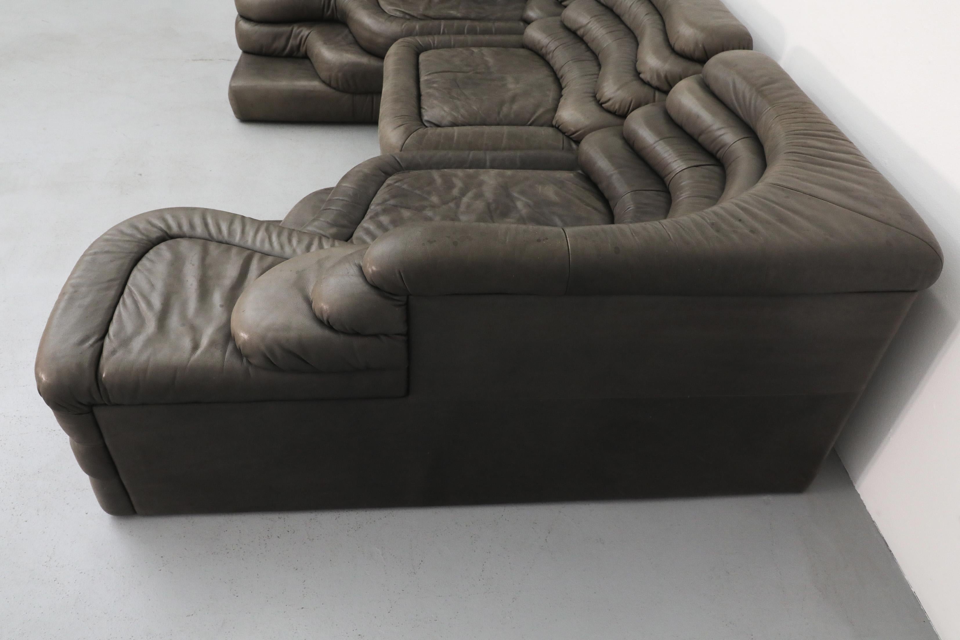 Ensemble de trois canapés De Sede DS-1025 Terrazza en cuir gris par Ubald Klug, 1970 12