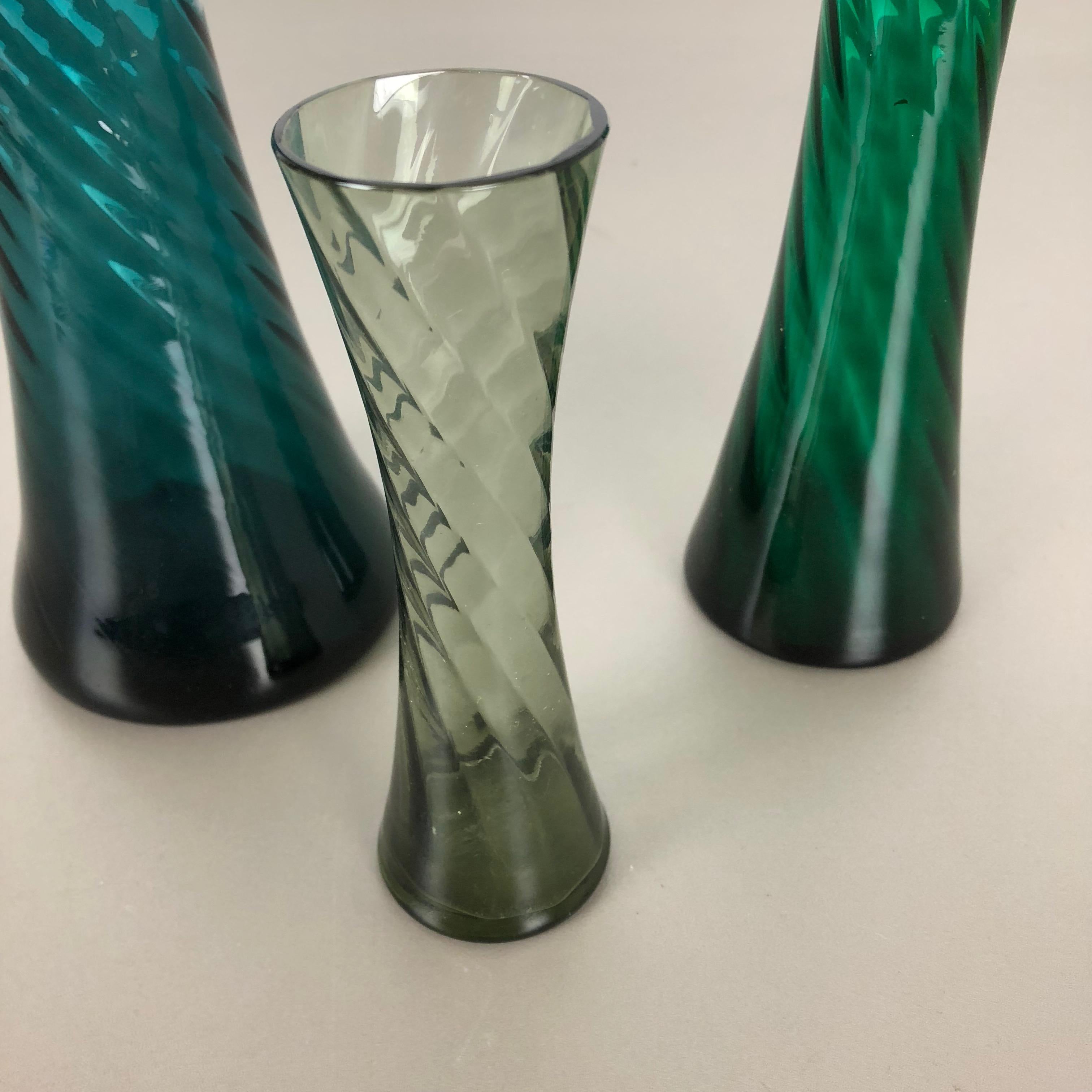 Satz von drei Vasen aus mundgeblasenem Kristallglas von Alfred Taube:: Deutschland:: 1960er Jahre (Moderne der Mitte des Jahrhunderts) im Angebot