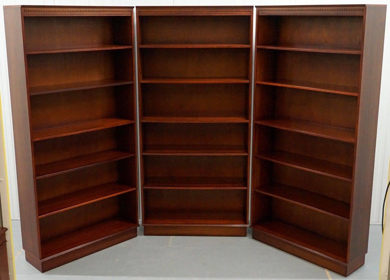 We are delighted to offer for sale this lovely set of three full-sized Beresford & Hicks handmade in England solid mahogany Library bookcases

All stamped to the rear with the original labels, some still have the date stamp of 04/09/84

This