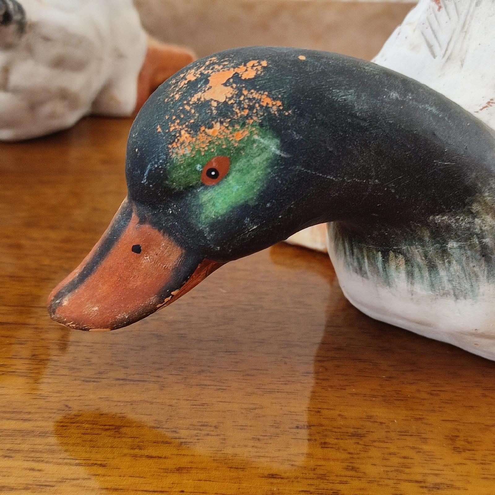 Céramique Ensemble de trois canards en céramique peints à la main, décoration de jardin, appelant de canard, 1970 en vente