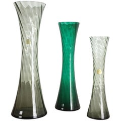 Ensemble de trois vases en cristal soufflé à la bouche fabriqués par Alfred Taube:: Allemagne:: années 1960