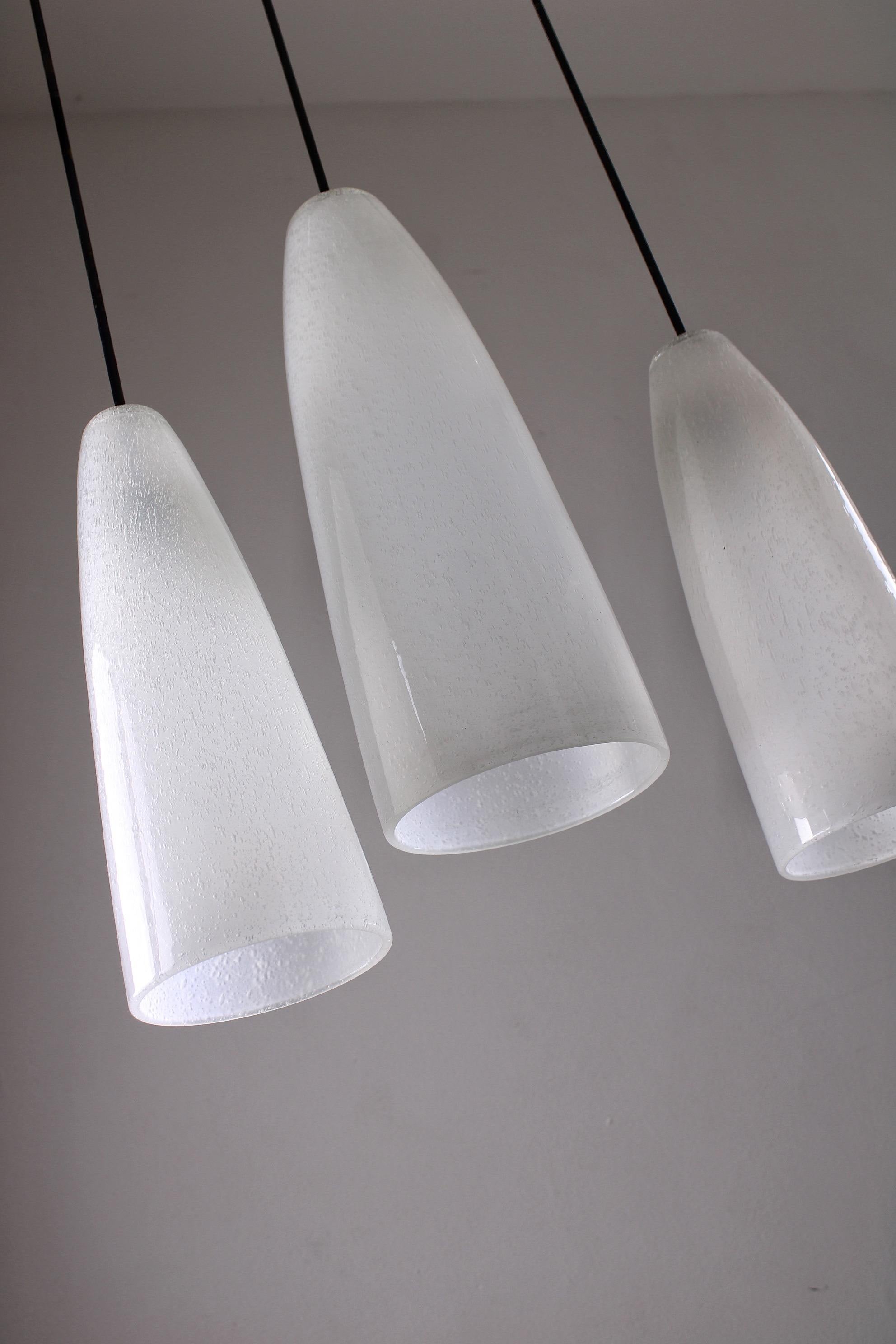 Italian Set of three hanging lamps in Pelguso glass, 1950s For Sale