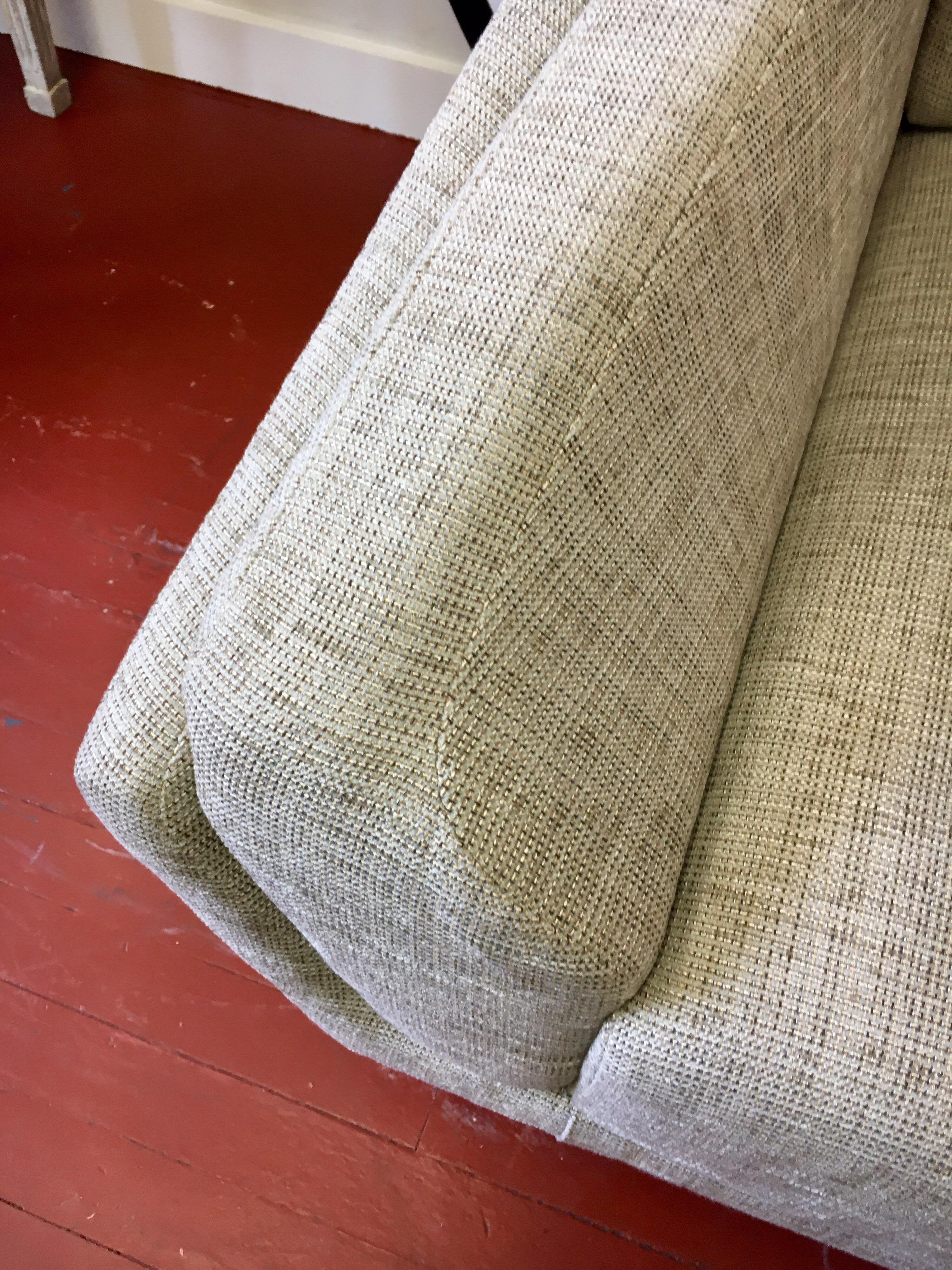Set of Three HBF Barbara Barry Hickory Architectural Curved Lounge Chairs In Excellent Condition In West Hartford, CT