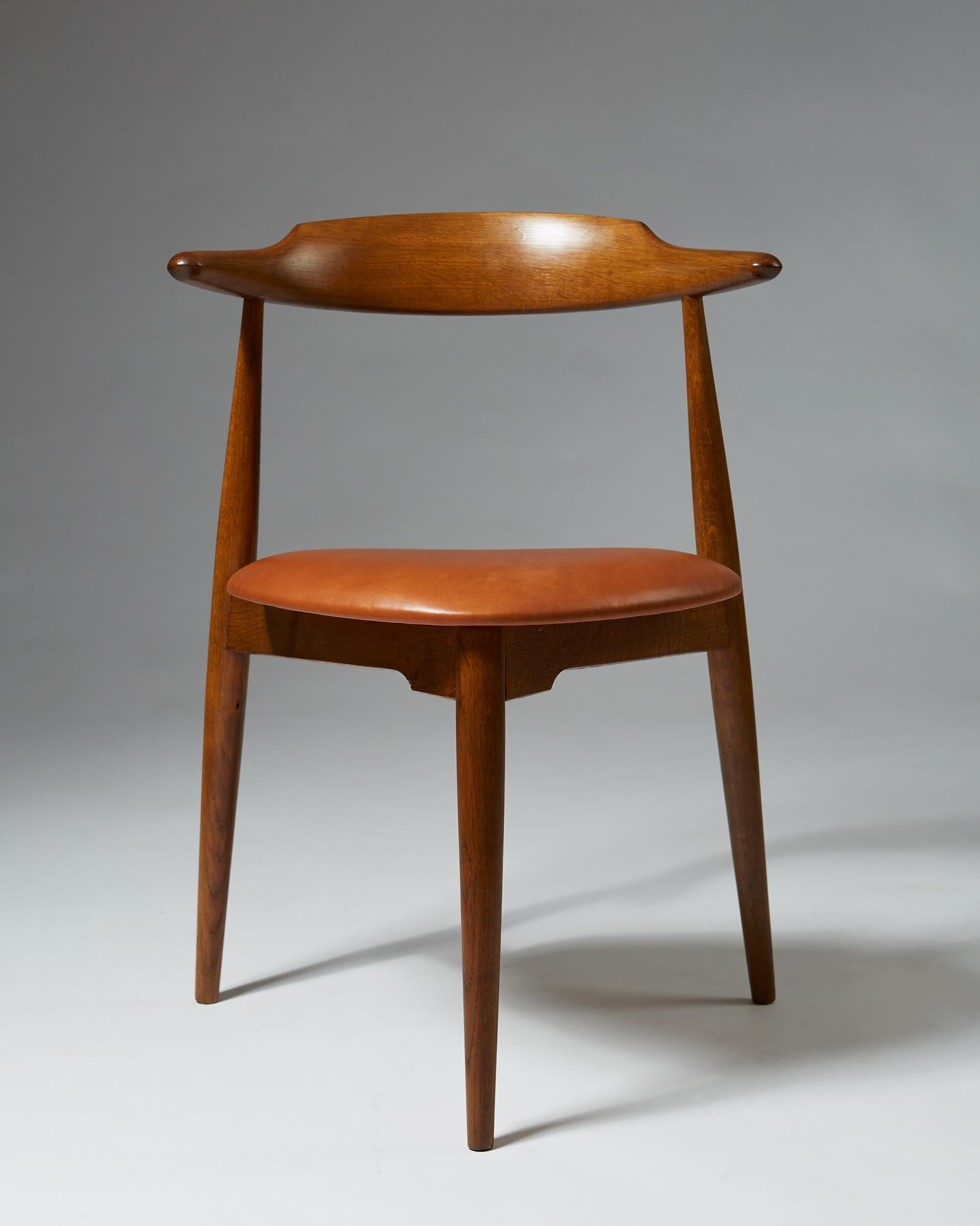 Scandinavian Modern Set of Three ‘Heart’ Chairs Model 4104 Designed by Hans Wegner for Fritz Hansen