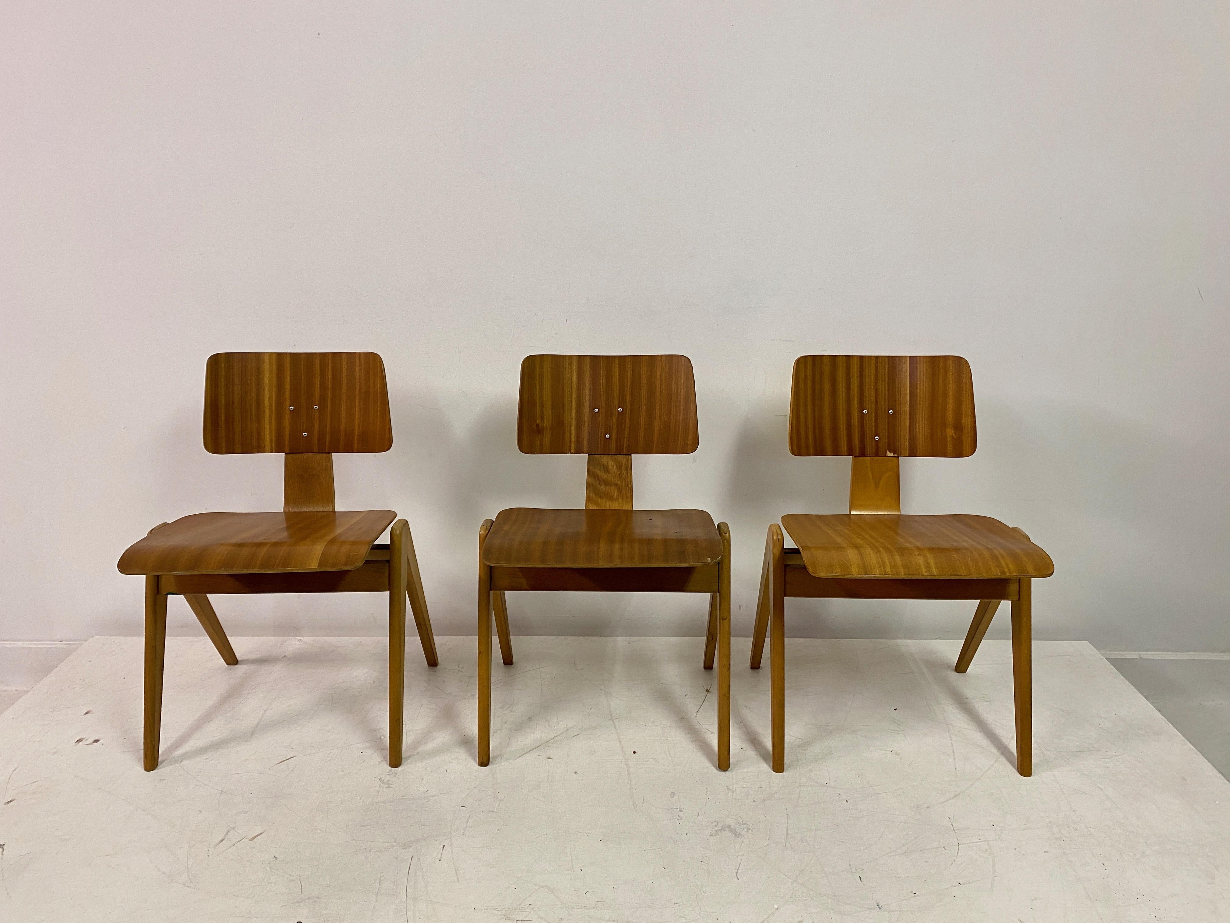 Three Hillestak chairs

Designed by Robin Day

Made by Hille

Can be stacked

Two with Hille labels

In original condition. These chairs haven't been restored so show signs of wear.

The frames remain strong and useable.

Seat height 44cm

Great
