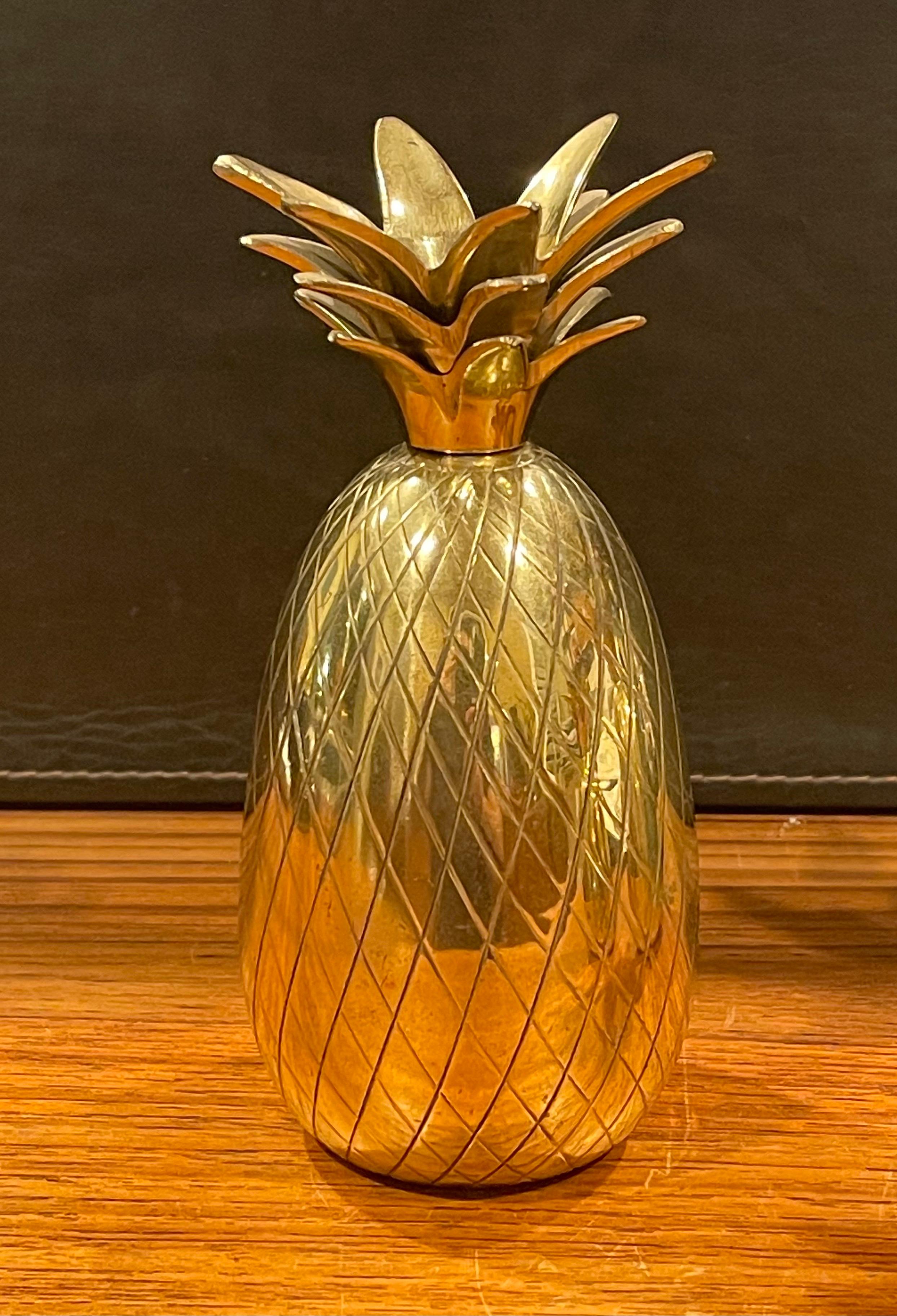 Set of Three Hollywood Regency Brass Pineapple Candle Holders In Good Condition In San Diego, CA