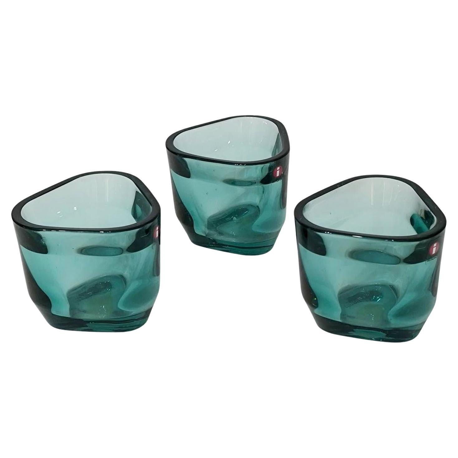 Ensemble de trois bougeoirs Iittala, Votives, cristal bleu marine, expédition gratuite !
