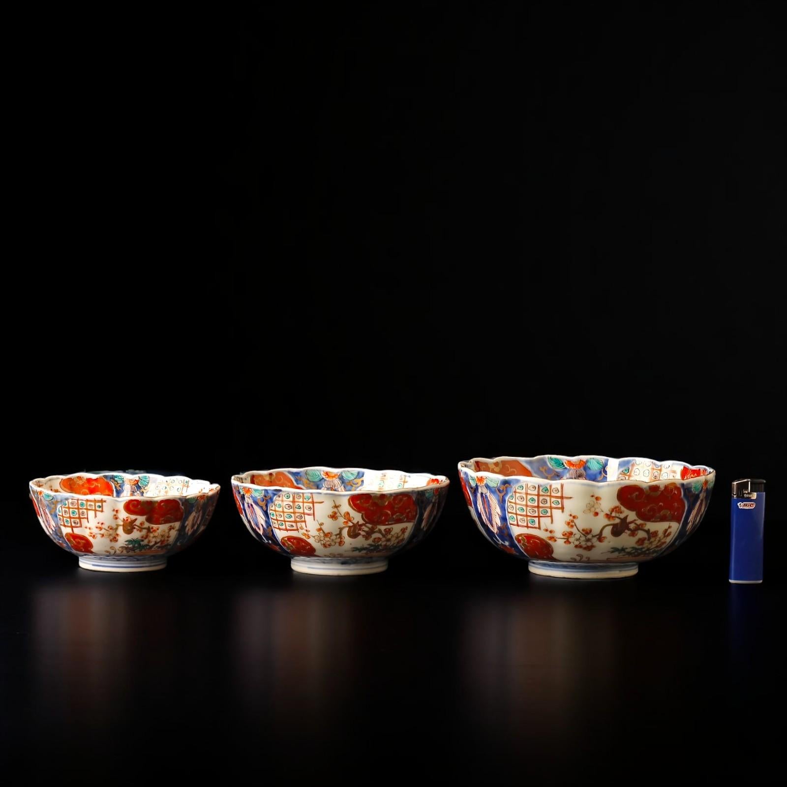 Ensemble de trois bols en porcelaine Imari - Fin de l'ère Edo au début de l'ère Meiji, 19e siècle en vente 4