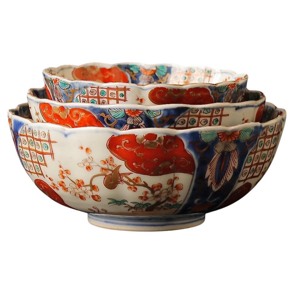 Set di tre ciotole in Imari Porcelain - Fine Edo - Inizio Meiji, XIX secolo