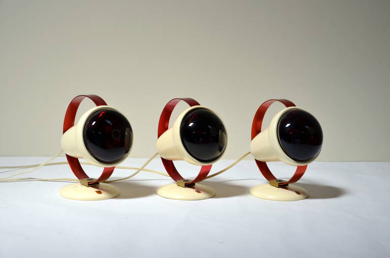 Juego de tres apliques infrarrojos de Charlotte Perriand para Philips Moderno de mediados de siglo en venta