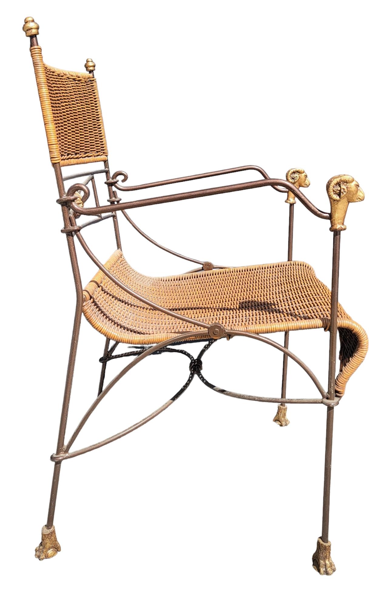Set aus drei Sesseln und Stühlen aus Eisen und Korbweide von Giacometti  (20. Jahrhundert) im Angebot