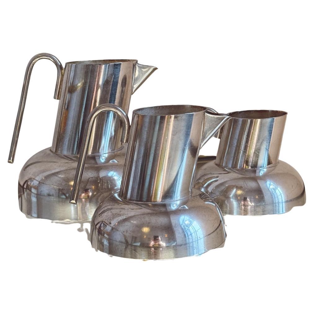 Set di tre brocche da caffè Itaian 1960 placcate in argento in vendita