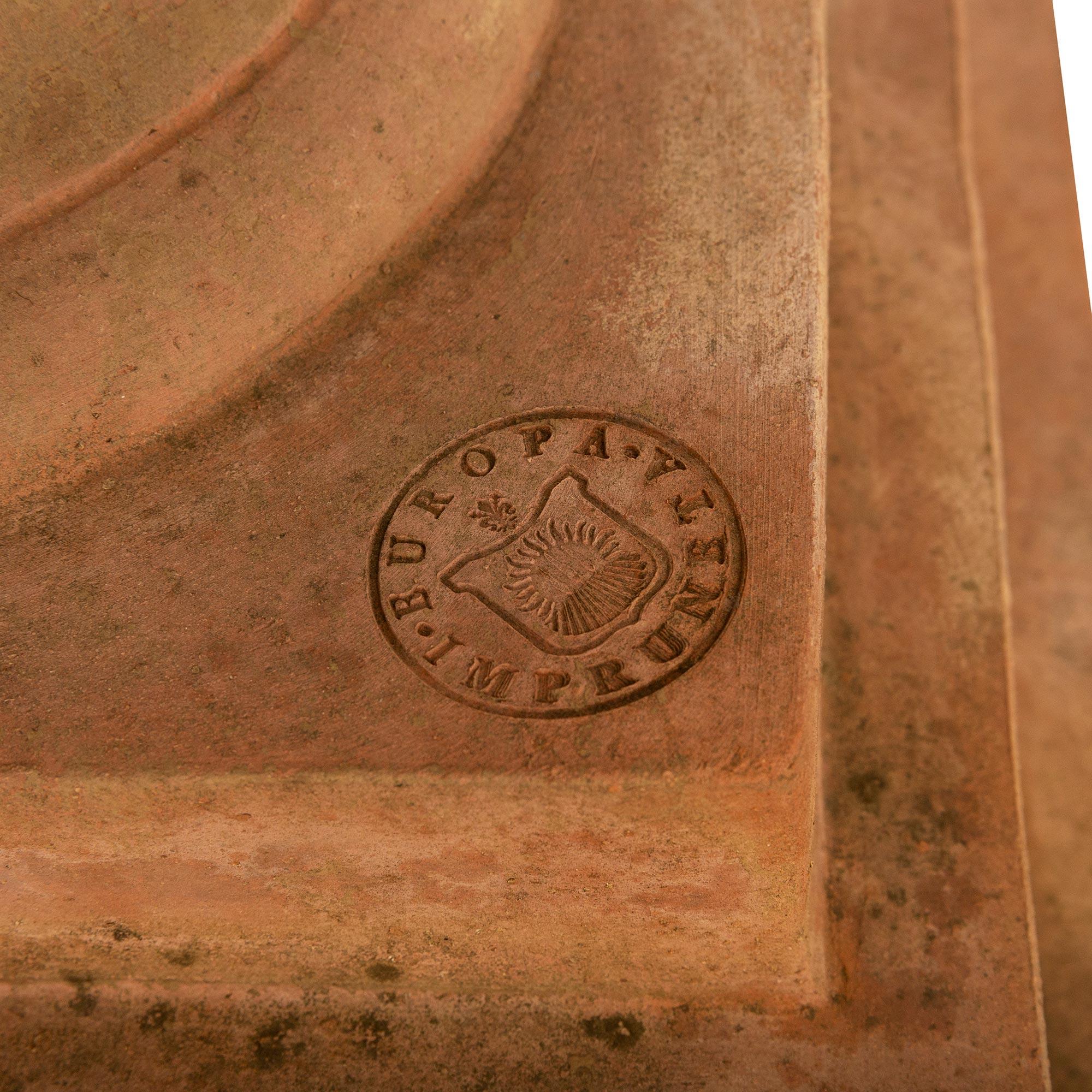 juego de tres maceteros de terracota romana italiana del siglo xix en venta 3