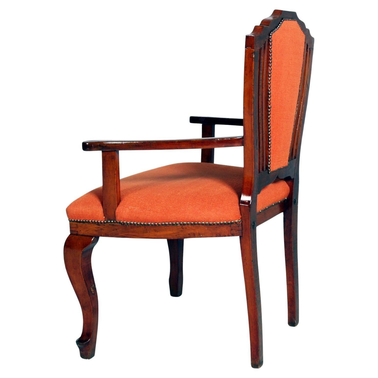 Set of Three Italian Art Deco Walnut Chairs – Desk or Vanity Seating, circa 1930 In condizioni ottime in vendita a Vigonza, Padua