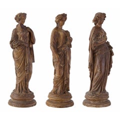 Set di tre statue in terracotta del primo Settecento italiano di epoca neoclassica