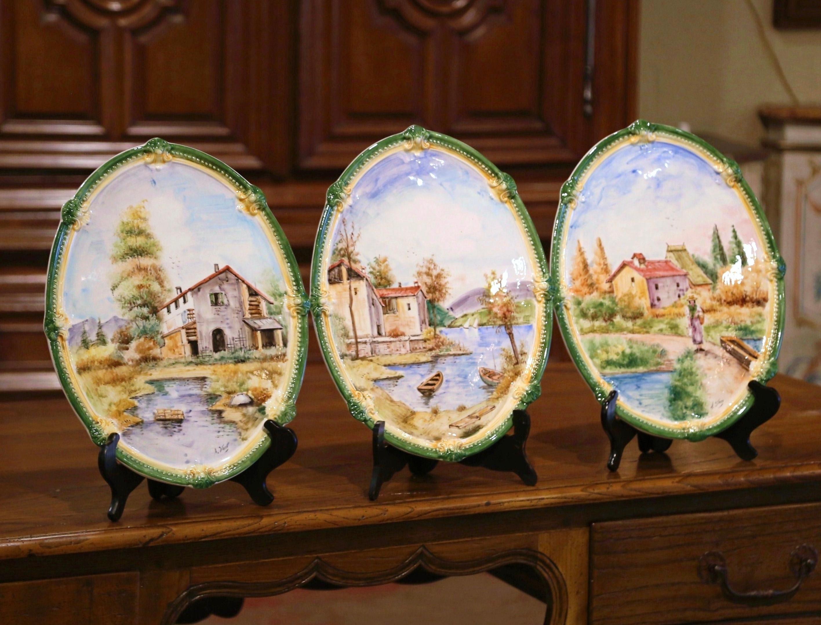 Set of Three Italian Hand Painted Faience Oval Decorative Wall Plaques For Sale 5