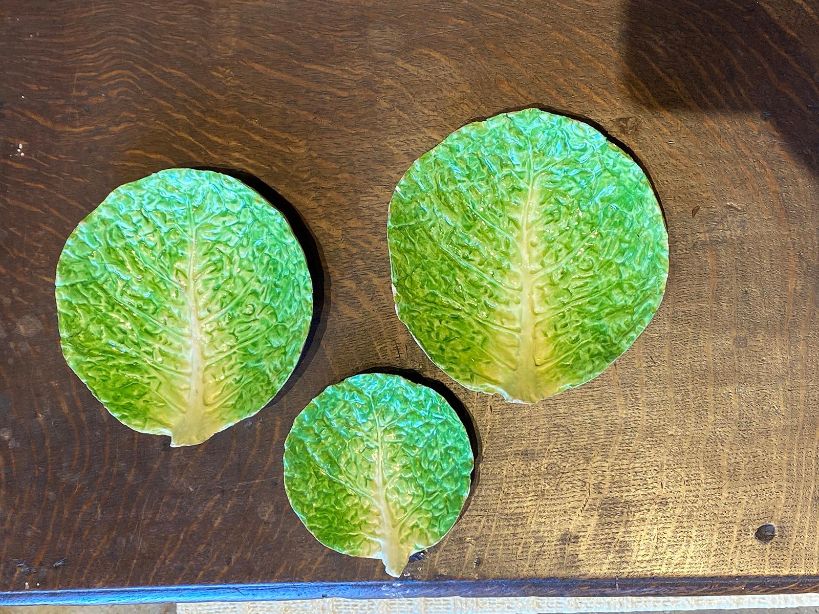 Set of three 19th-20th century Italian Majolica Napoli green lettuceware / cabbage ceramic plates, unmarked.
Two measure 6.5