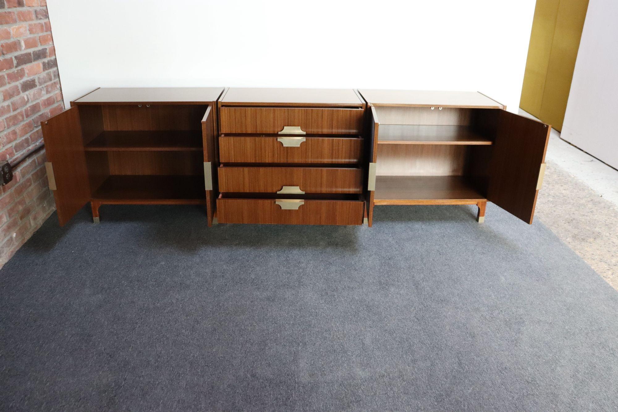 Set di tre armadi / cassapanche in mogano modernista di Longato Arredamenti in vendita 7