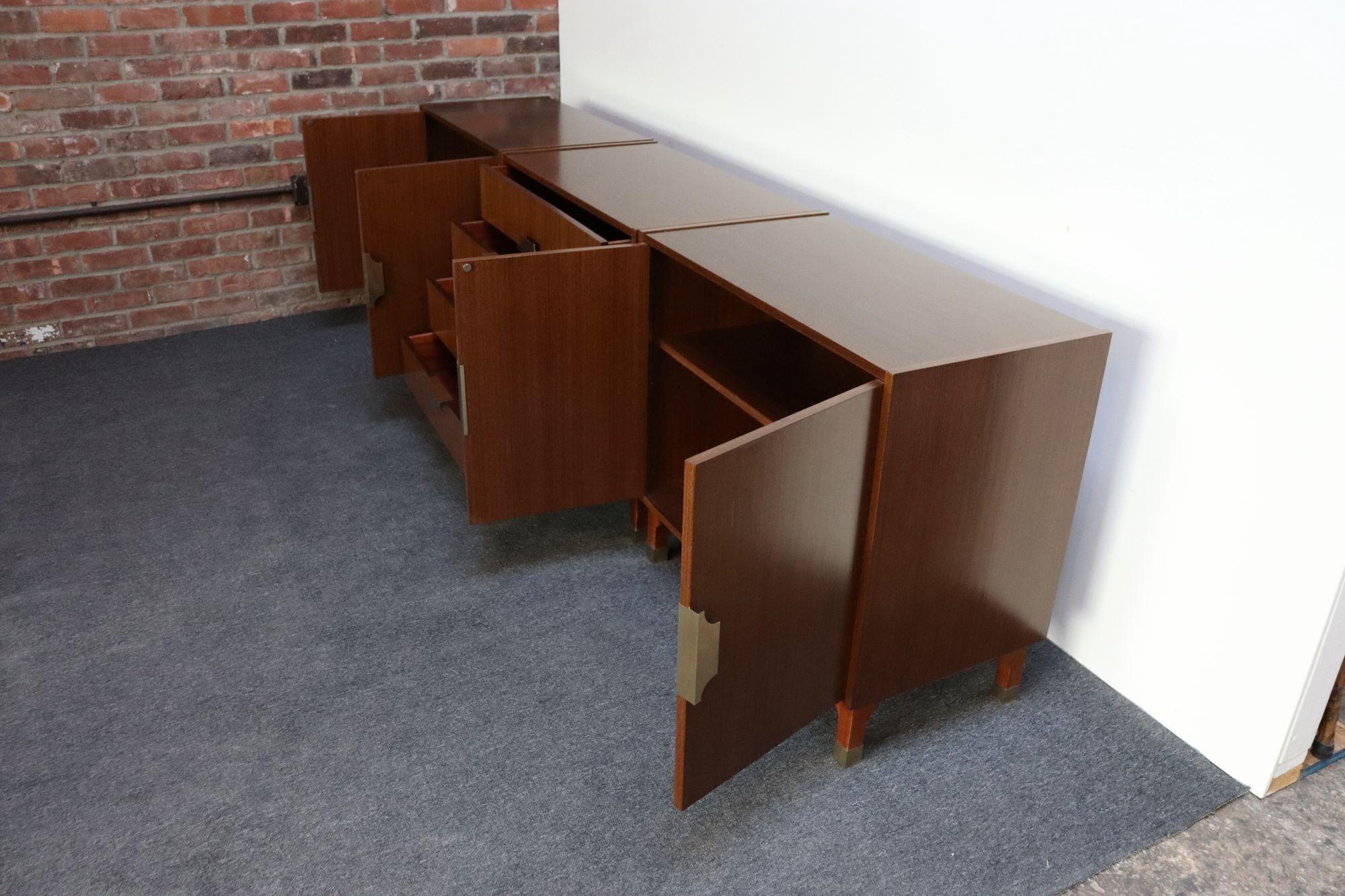 Set di tre armadi / cassapanche in mogano modernista di Longato Arredamenti in vendita 10
