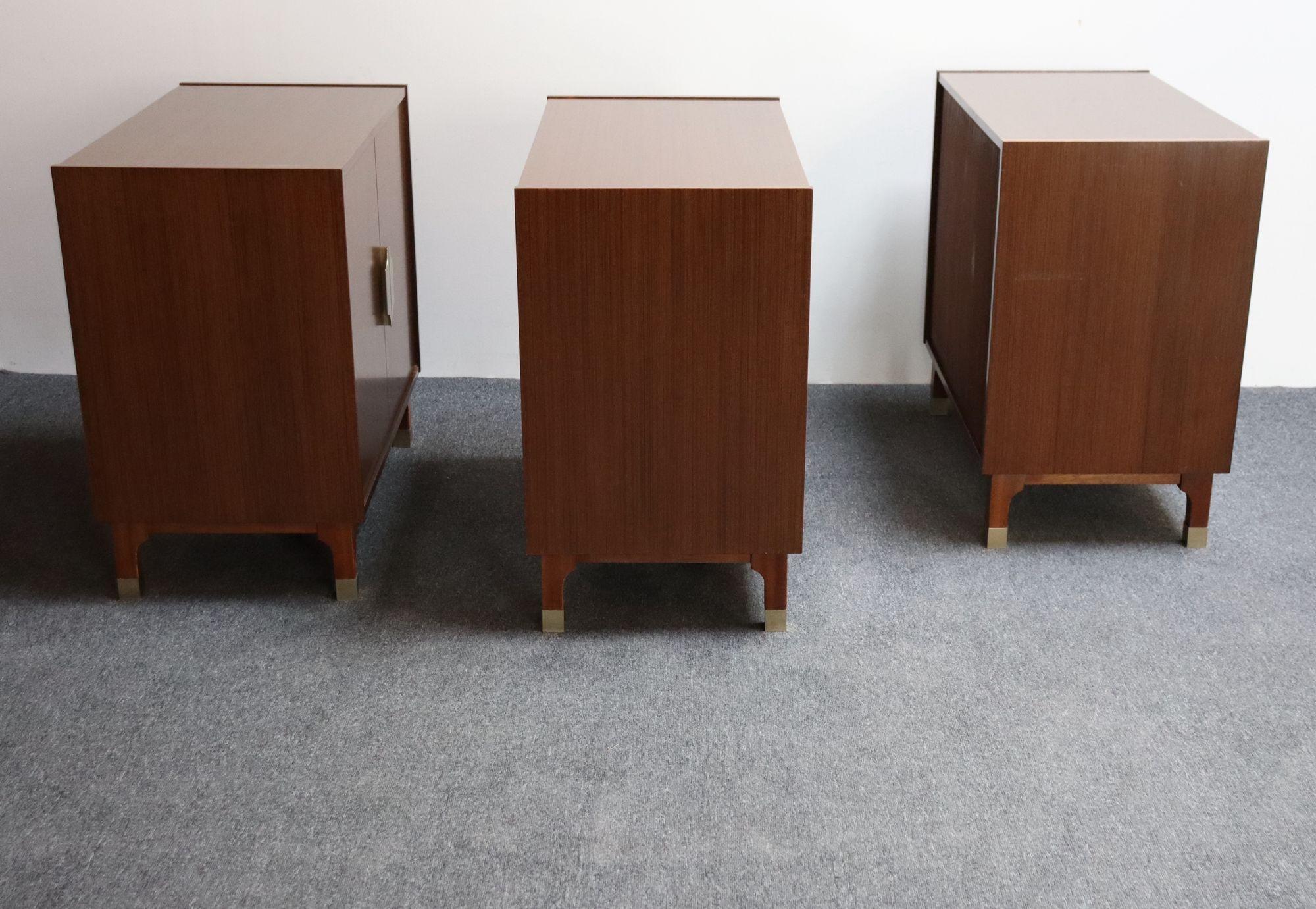 Set di tre armadi / cassapanche in mogano modernista di Longato Arredamenti in vendita 9