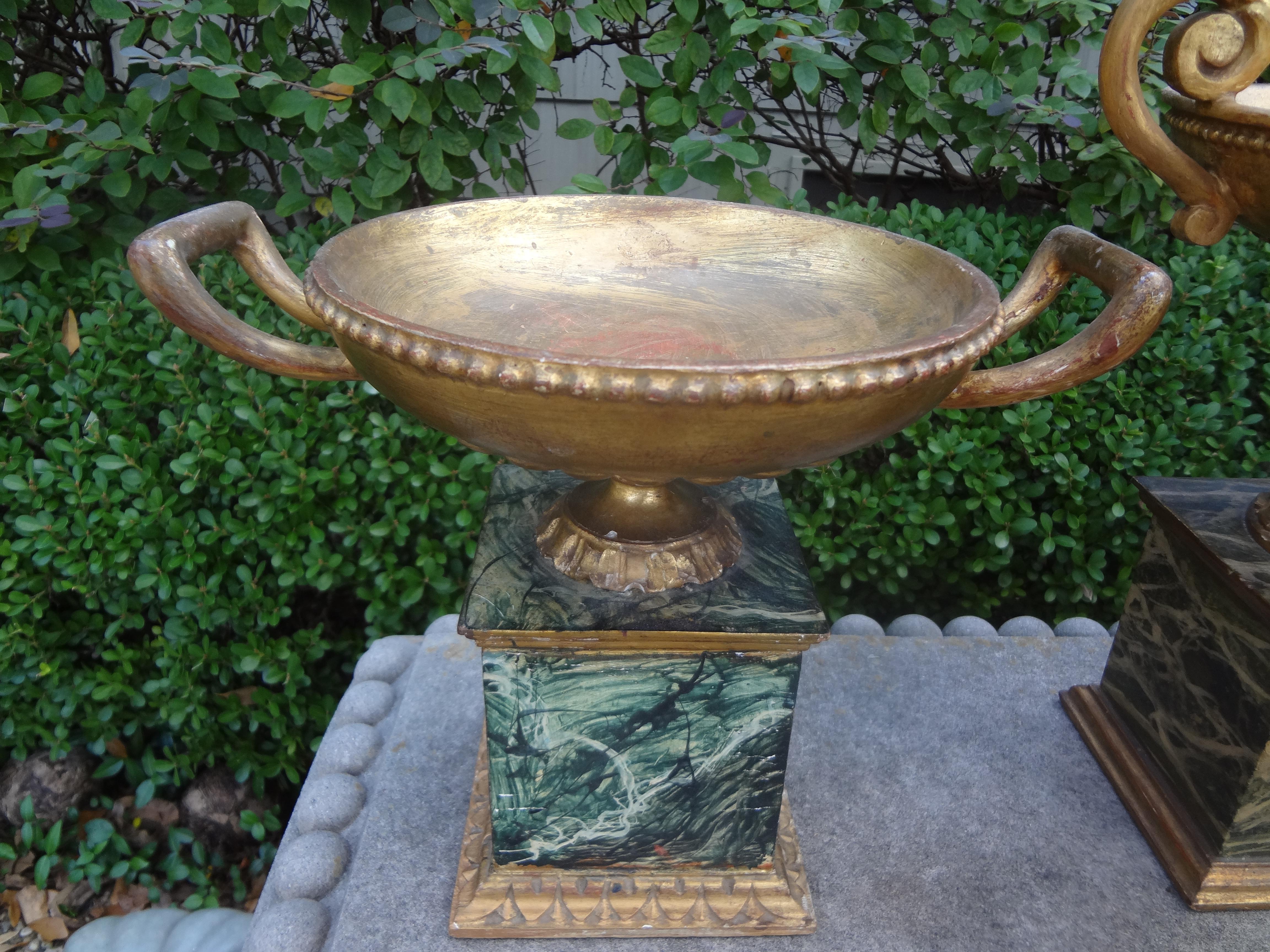 Set of Three Italian Neoclassical Style Carved Giltwood Urns In Good Condition In Houston, TX