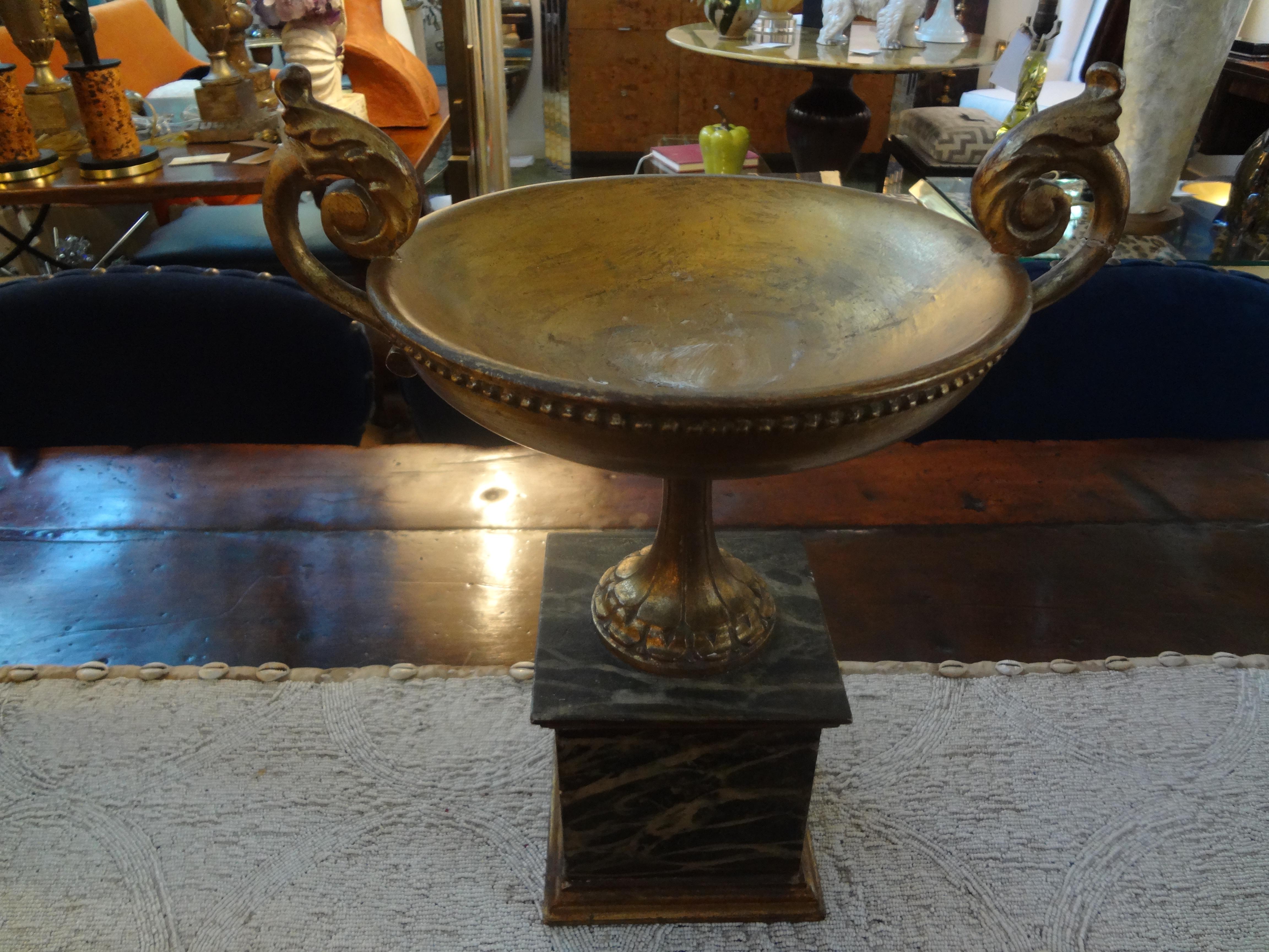 Set of Three Italian Neoclassical Style Carved Giltwood Urns 2