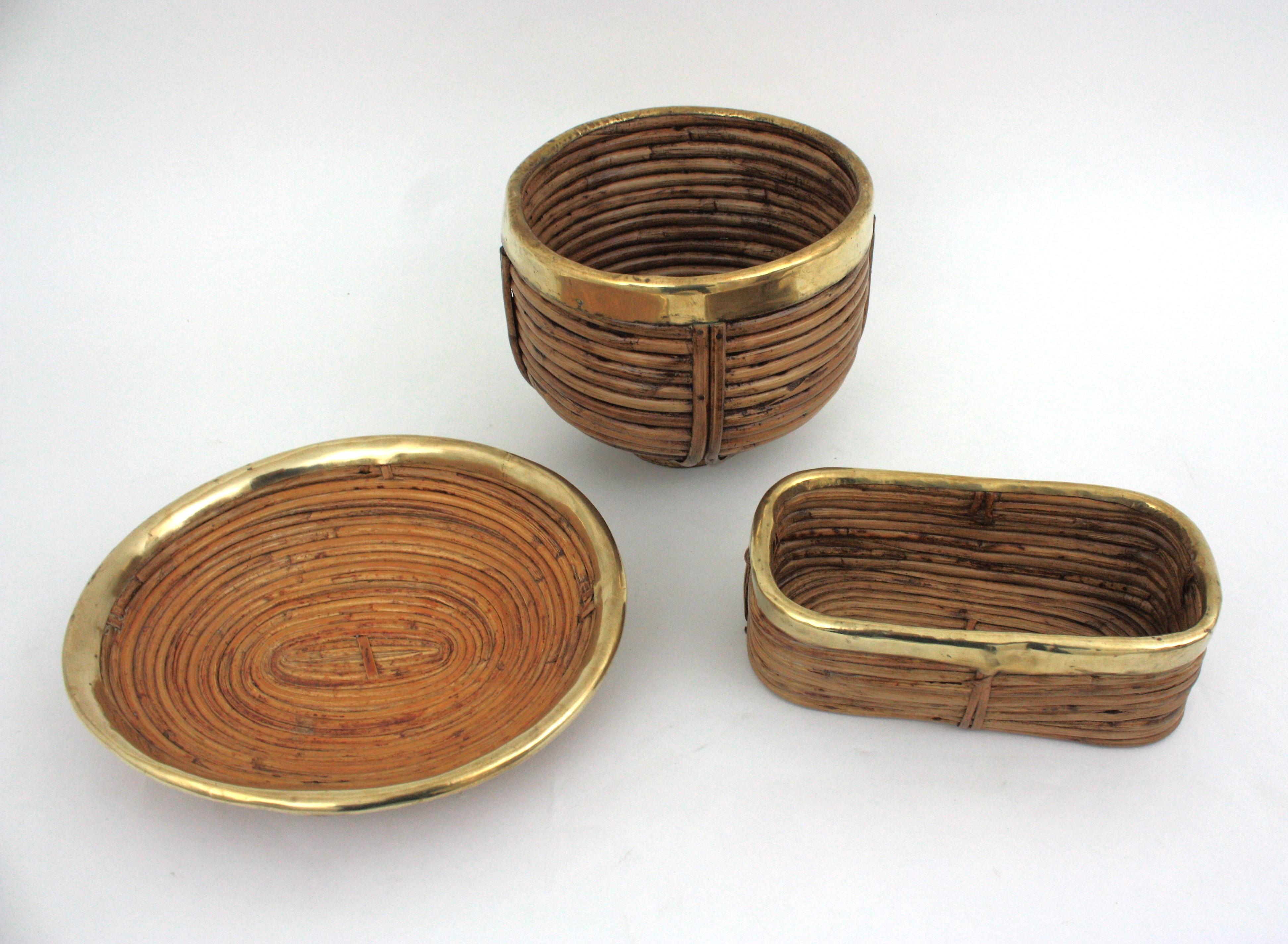 Set of Three Italian Rattan and Brass Basket Bowls For Sale 7