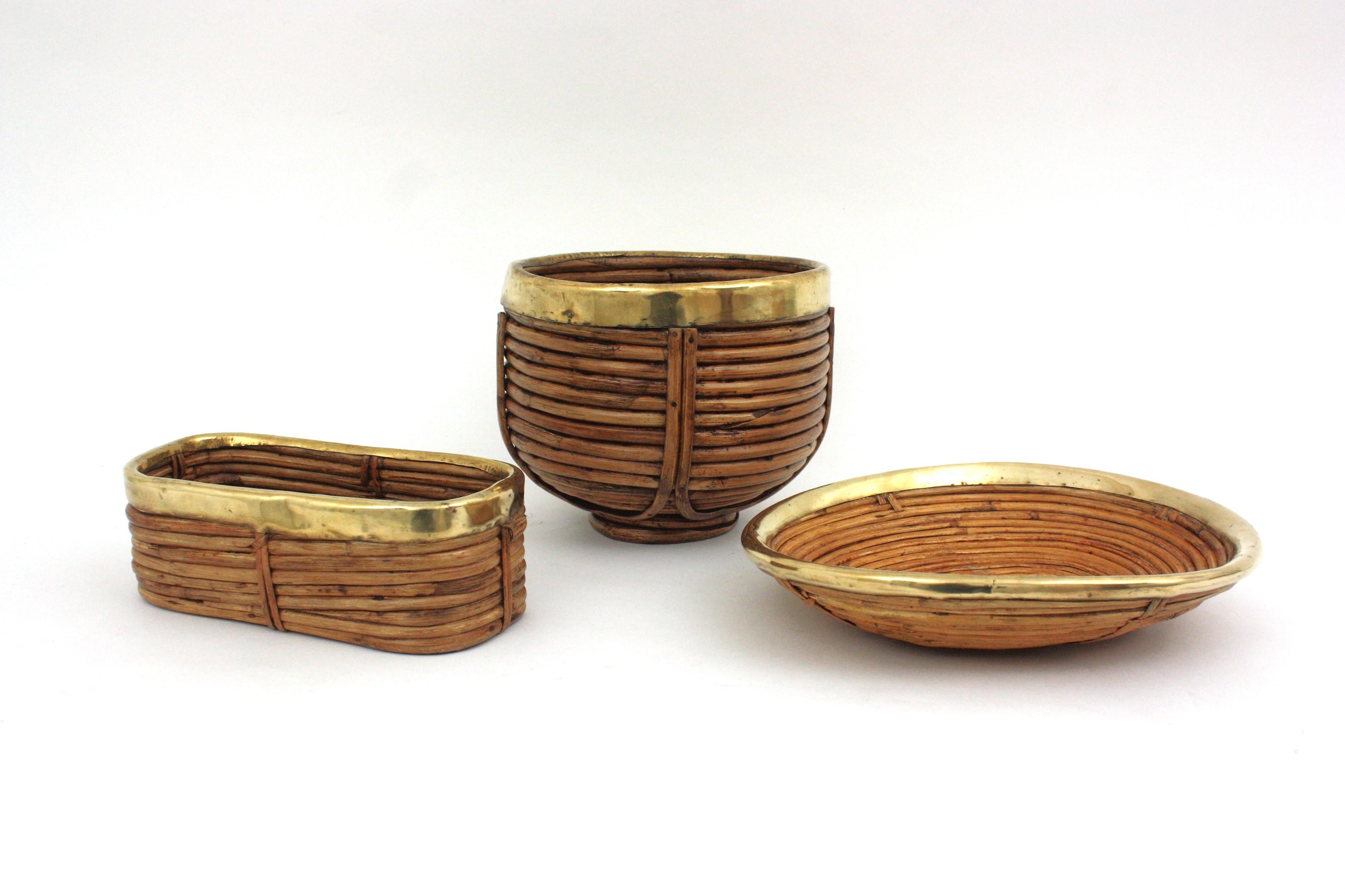 Set of Three Italian Rattan and Brass Basket Bowls For Sale 3