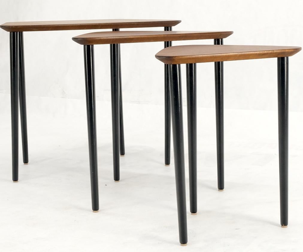 Set of Three Italian Rosewood Mid Century Modern Dowel Leg Nesting Tables For Sale 5