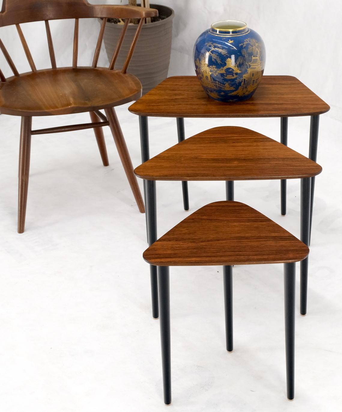 Set of Three Italian Rosewood Mid Century Modern Dowel Leg Nesting Tables For Sale 6