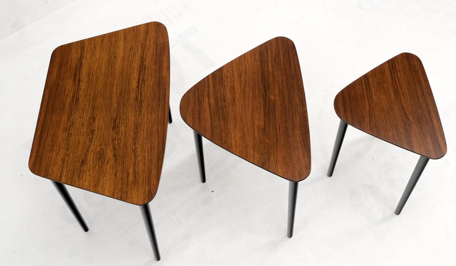 Set of Three Italian Rosewood Mid Century Modern Dowel Leg Nesting Tables For Sale 9