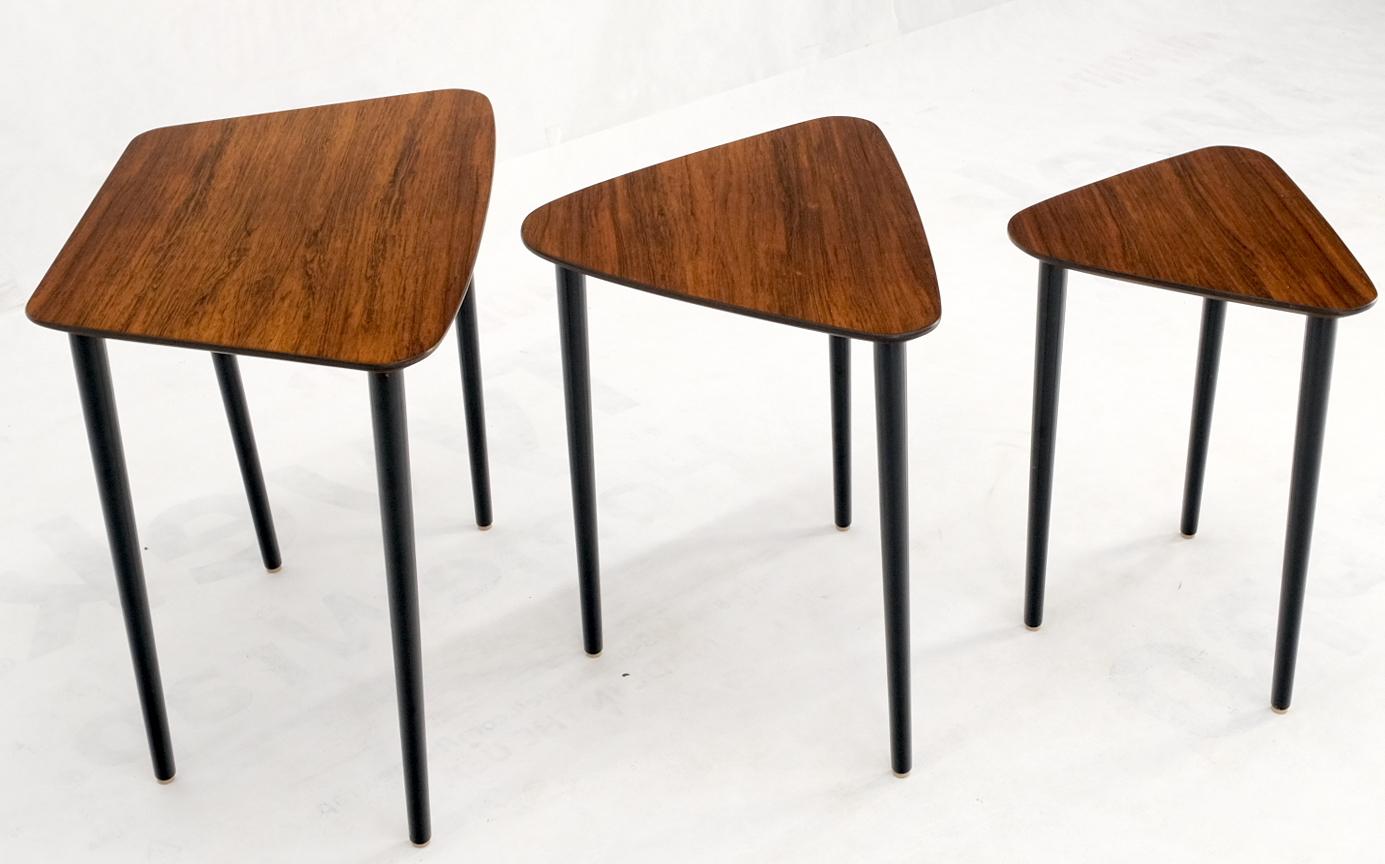Set of Three Italian Rosewood Mid Century Modern Dowel Leg Nesting Tables For Sale 10