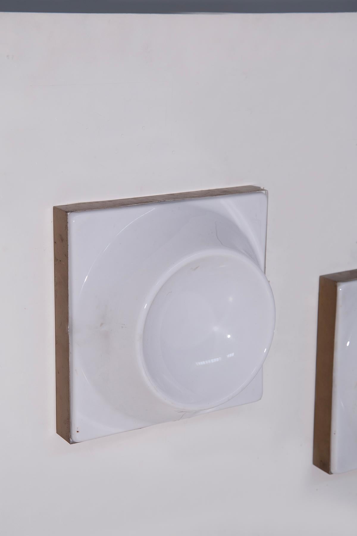 Ensemble de trois appliques murales italiennes en laiton de l'ère spatiale en vente 1