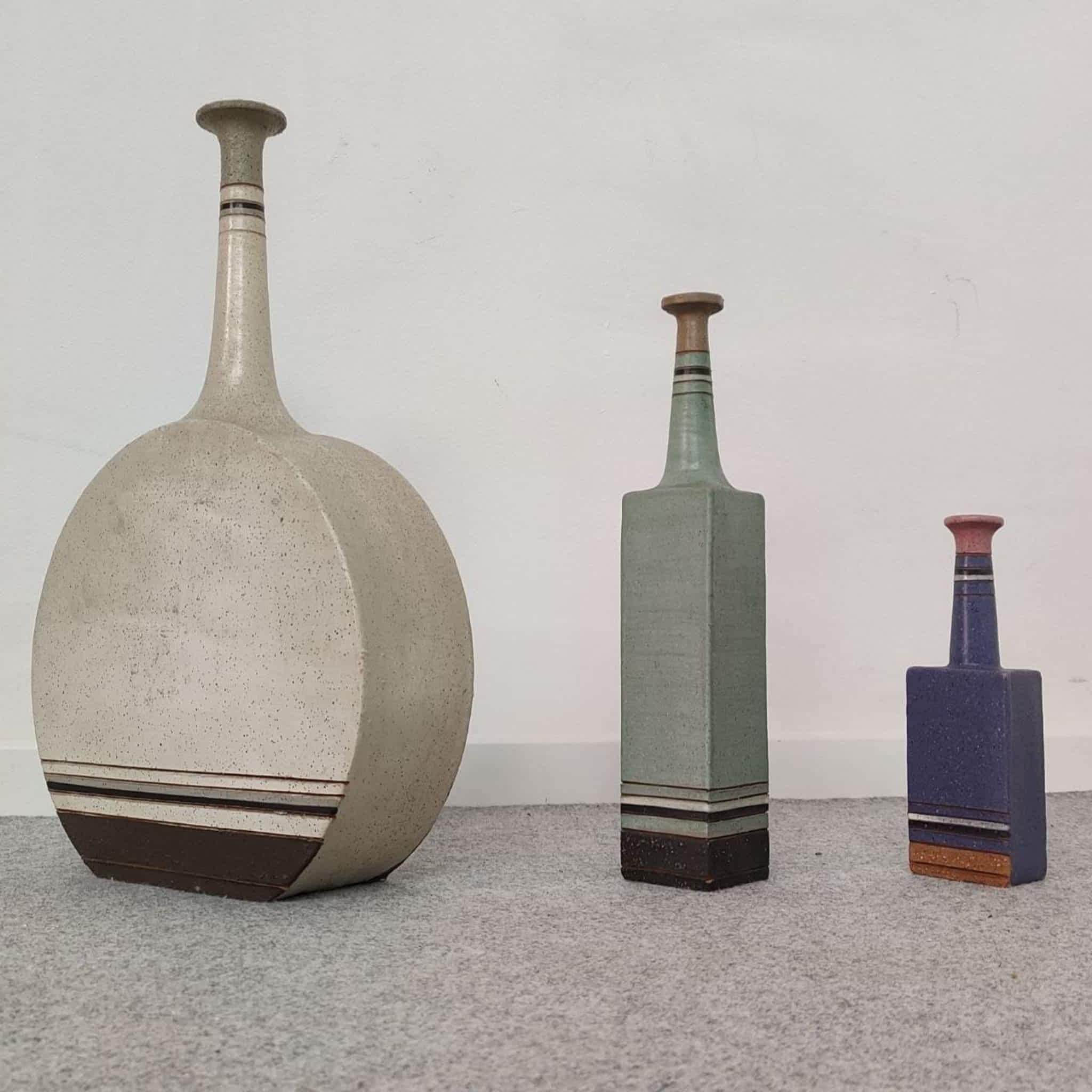 Italiano Set di tre vasi italiani in terracotta nello stile di Bruno Gambone, anni '70 in vendita