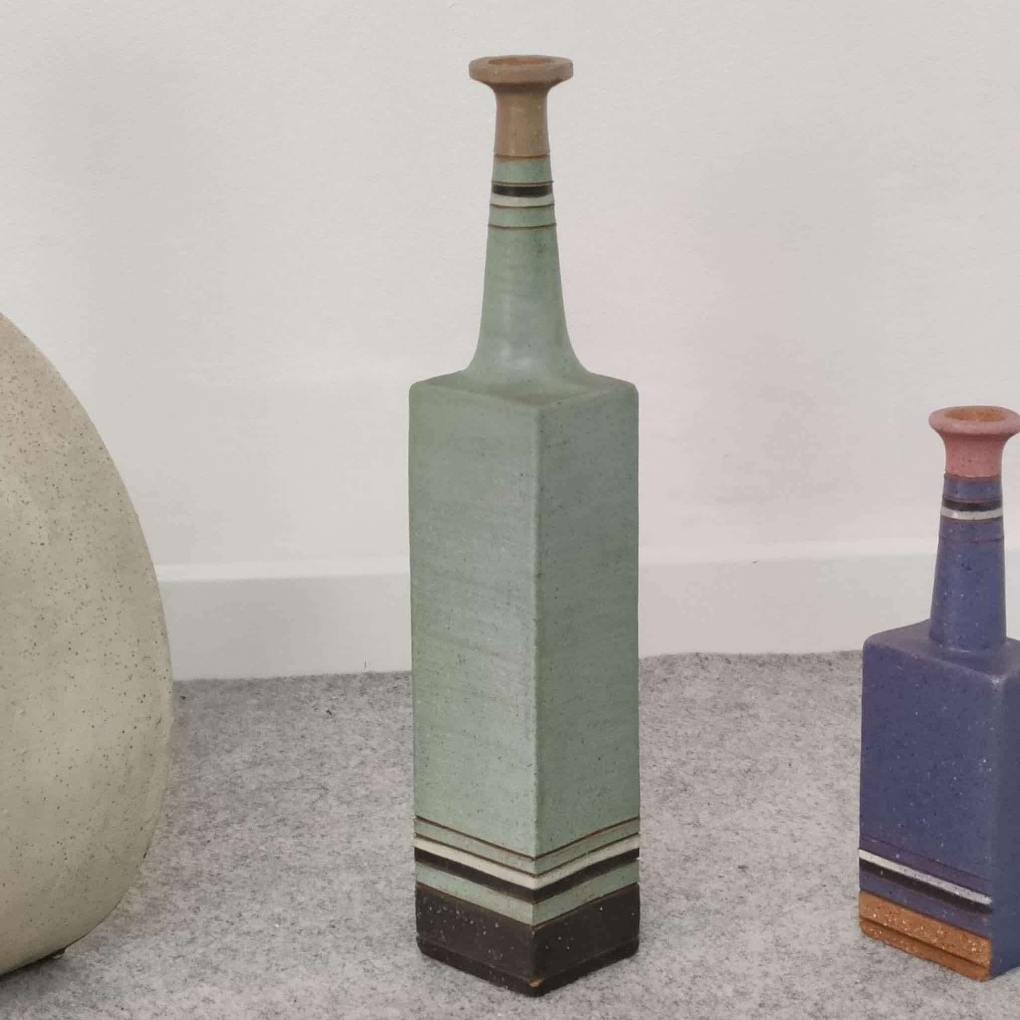 Fine XX secolo Set di tre vasi italiani in terracotta nello stile di Bruno Gambone, anni '70 in vendita