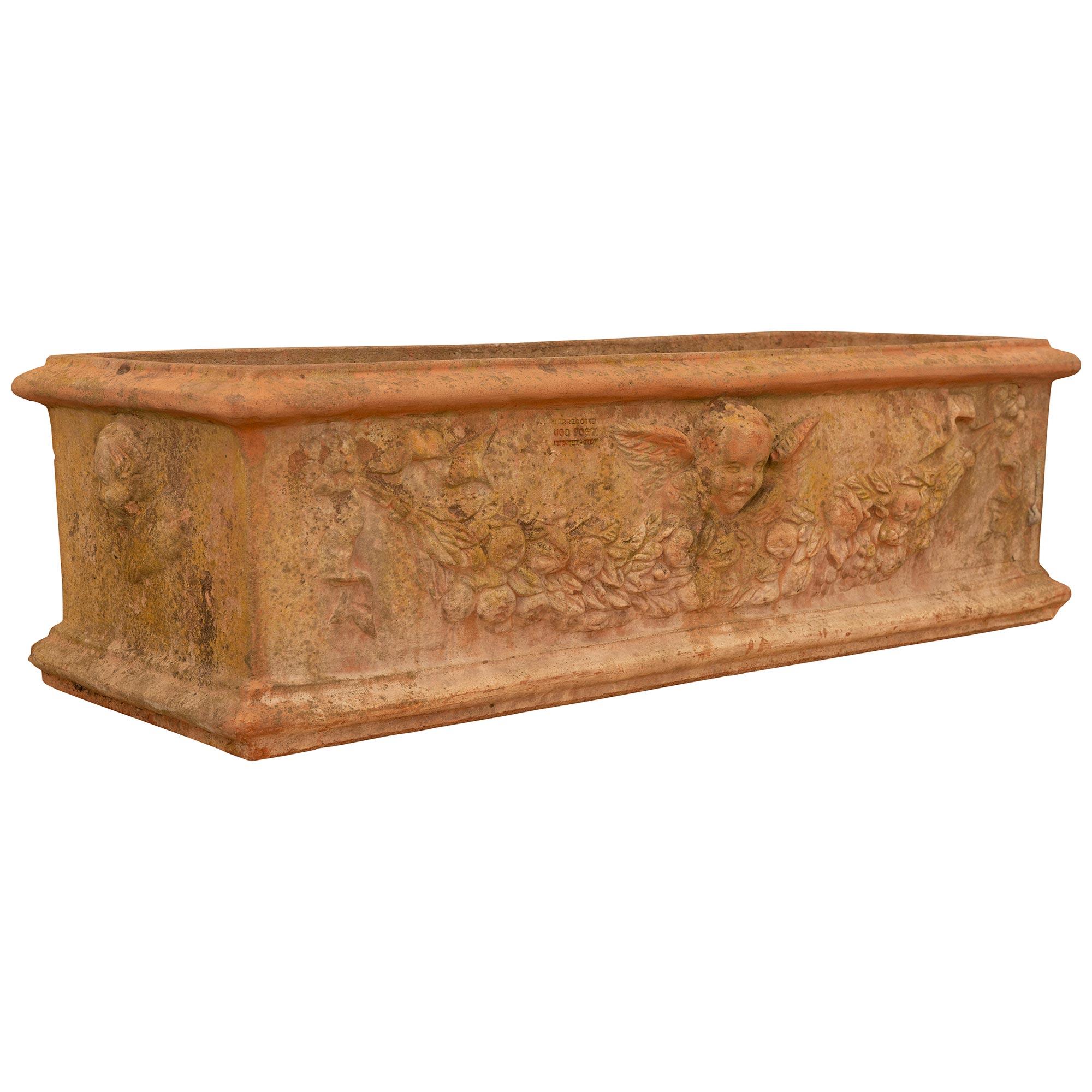 set of three Italian Turn of the Century Tuscan st. Terra Cotta planters In Good Condition For Sale In West Palm Beach, FL