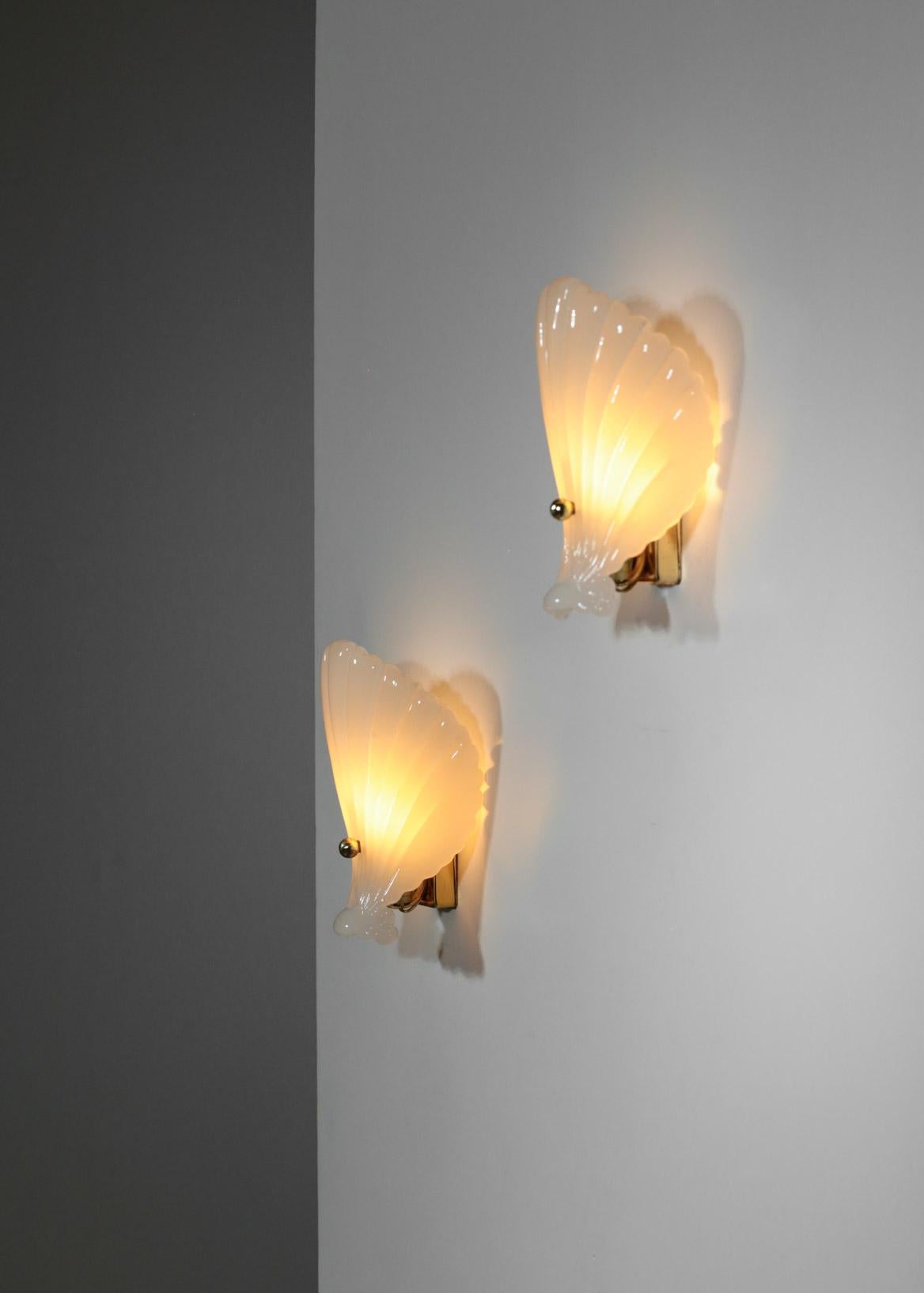 Mid-20th Century Set of Three Italian Wall Lights Frosted Glass Shell, 1970s