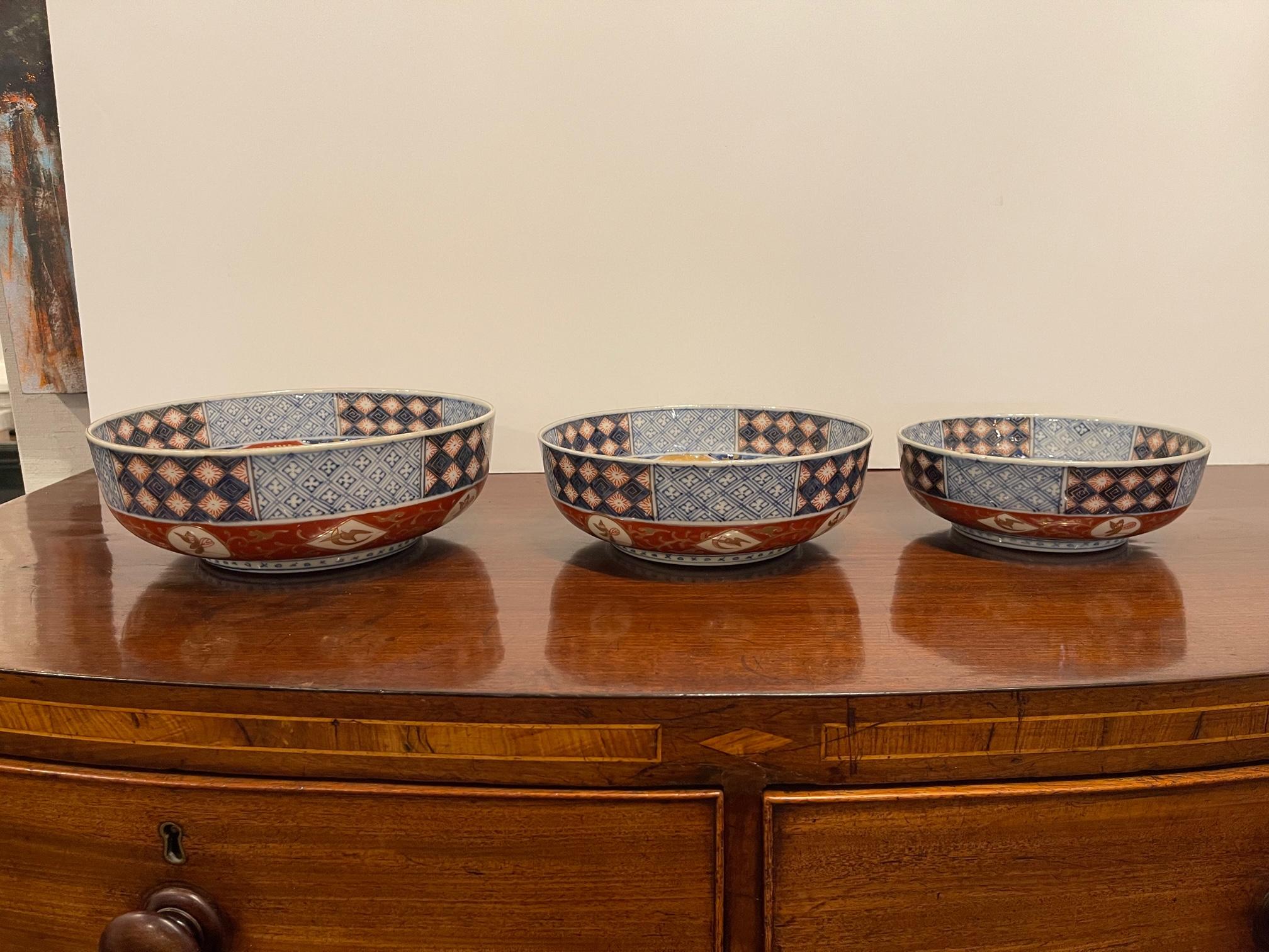 Set of three Japanese Imari Graduated porcelain bowls, 19th century. Sizes are 7.25