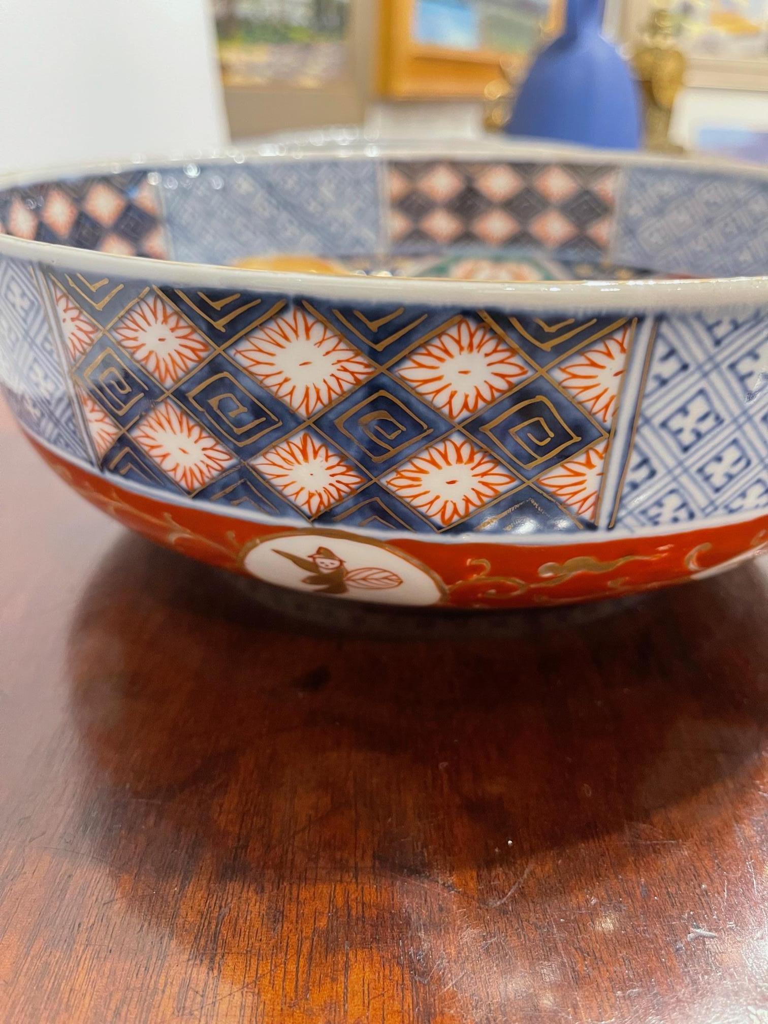 Set of Three Japanese Imari Graduated Porcelain Bowls, 19th Century For Sale 2