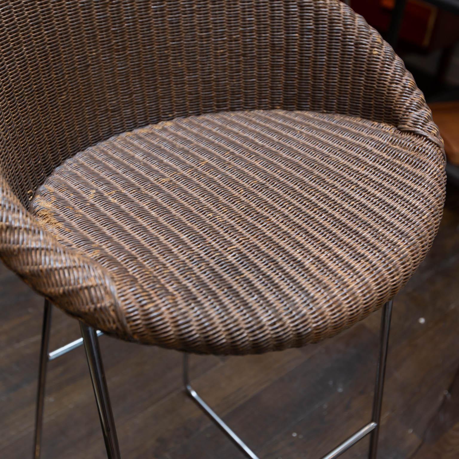 In 1992, Belgian company Vincent Sheppard decided to pick up the thread of the remarkable tradition and craftsmanship that goes into every Lloyd Loom piece of furniture. Vincent Sheppard created a dazzling collection of contemporary furniture that