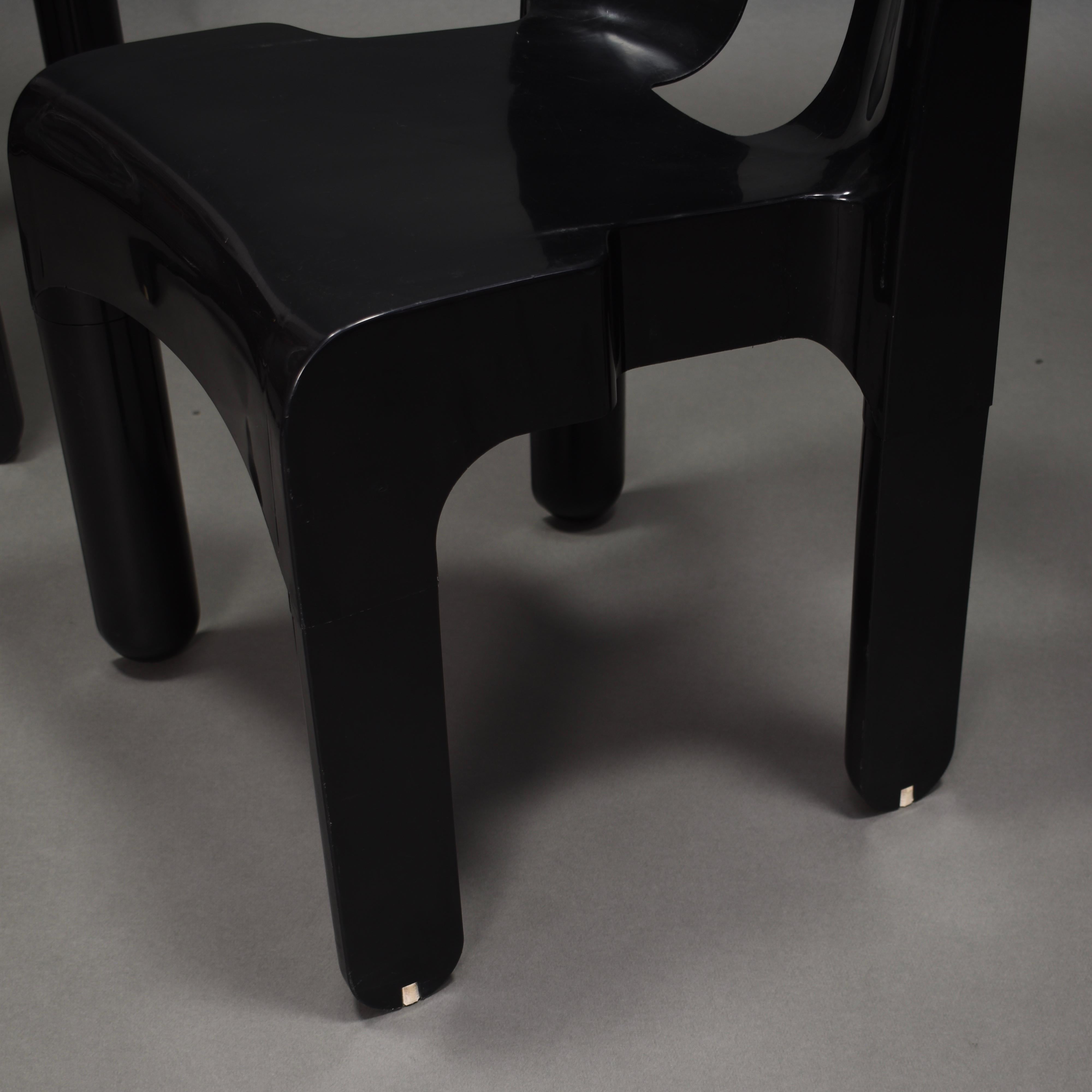 2x Joe Colombo Universale Plastic Chairs by Kartell, Italy, 1967 In Good Condition In Pijnacker, Zuid-Holland