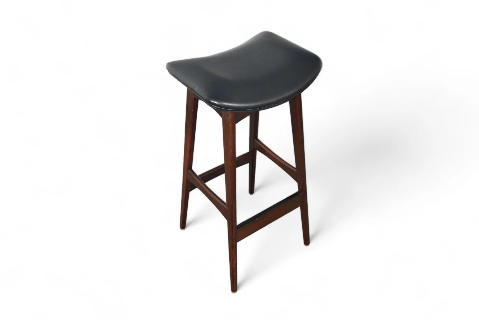 20th Century Set Of Three Johannes Andersen Barstools In Black Leather For Sale