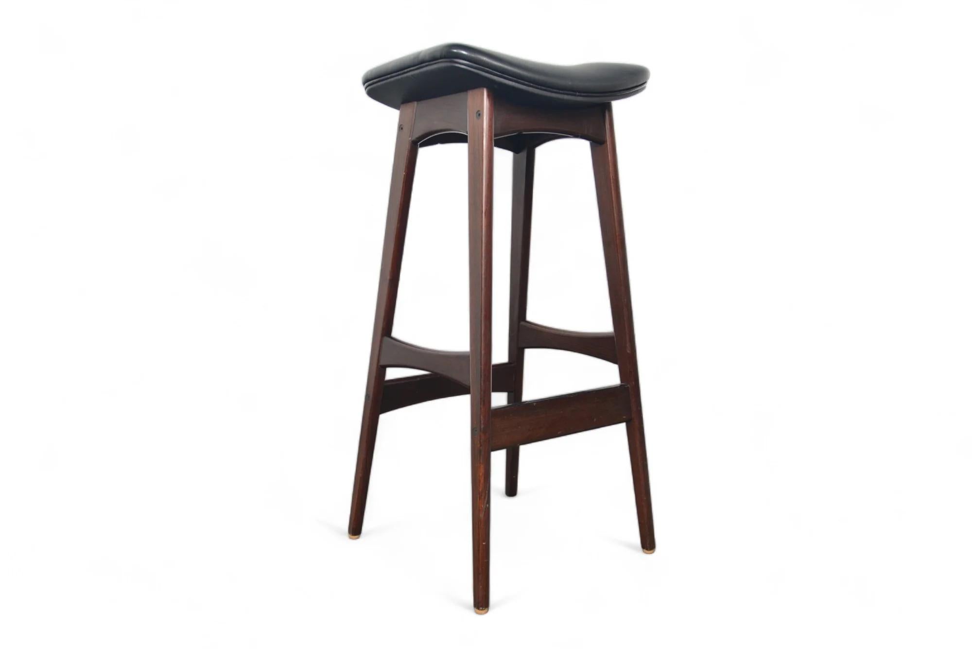 Set Of Three Johannes Andersen Barstools In Black Leather For Sale 1