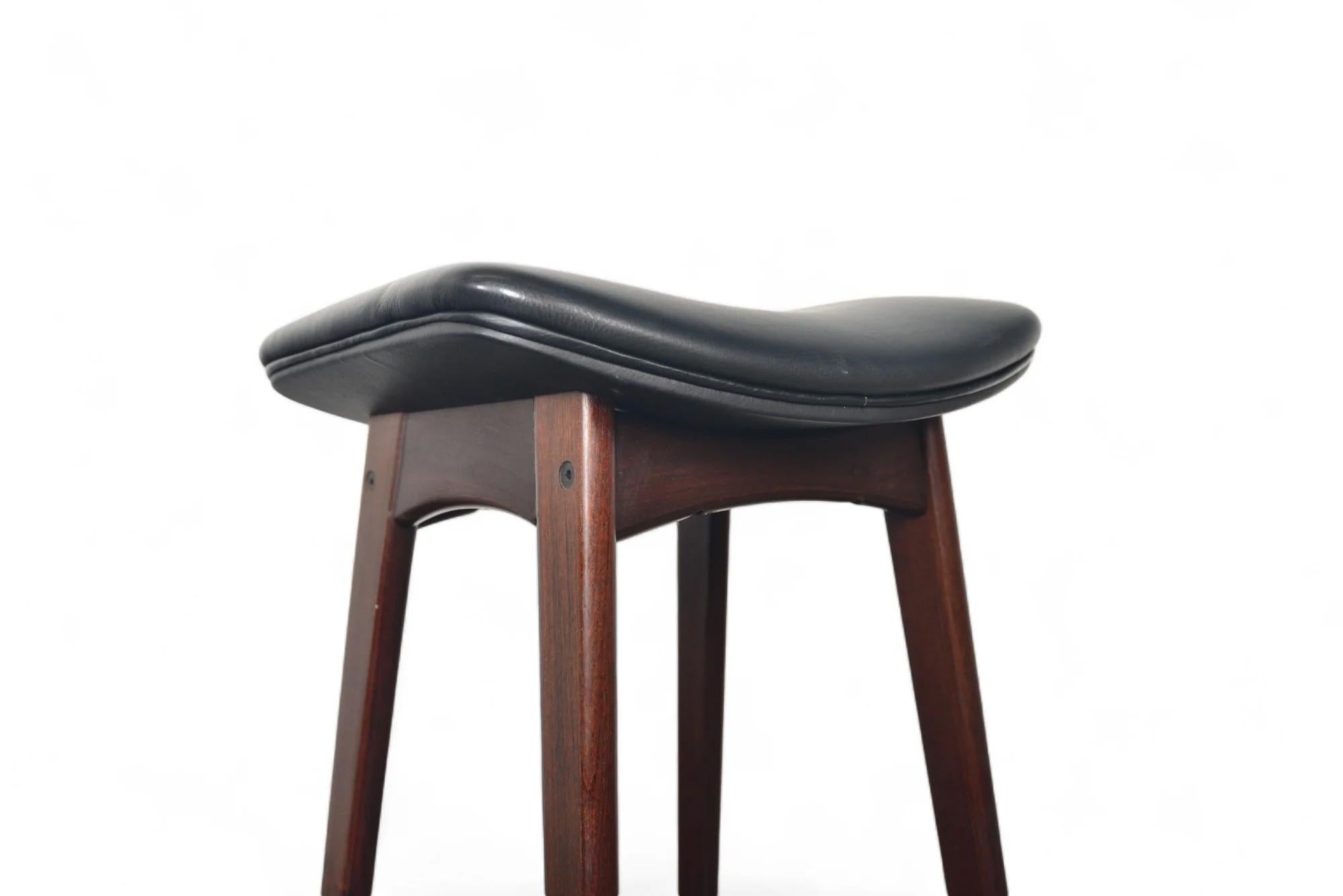 Set Of Three Johannes Andersen Barstools In Black Leather For Sale 2