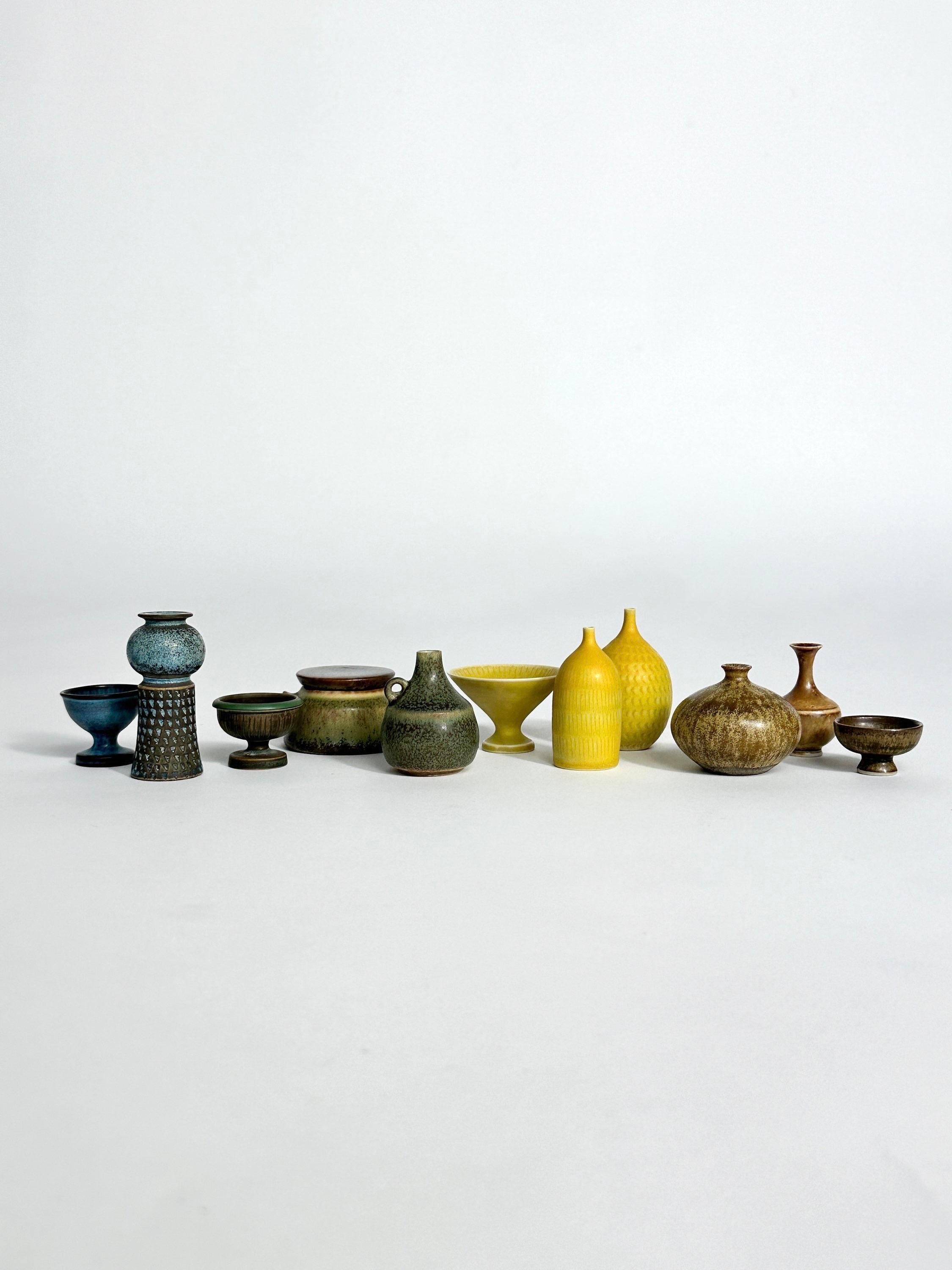 Set di tre vasi in miniatura John Andersson Höganäs Svezia 1960 Vaso in gres in vendita 3