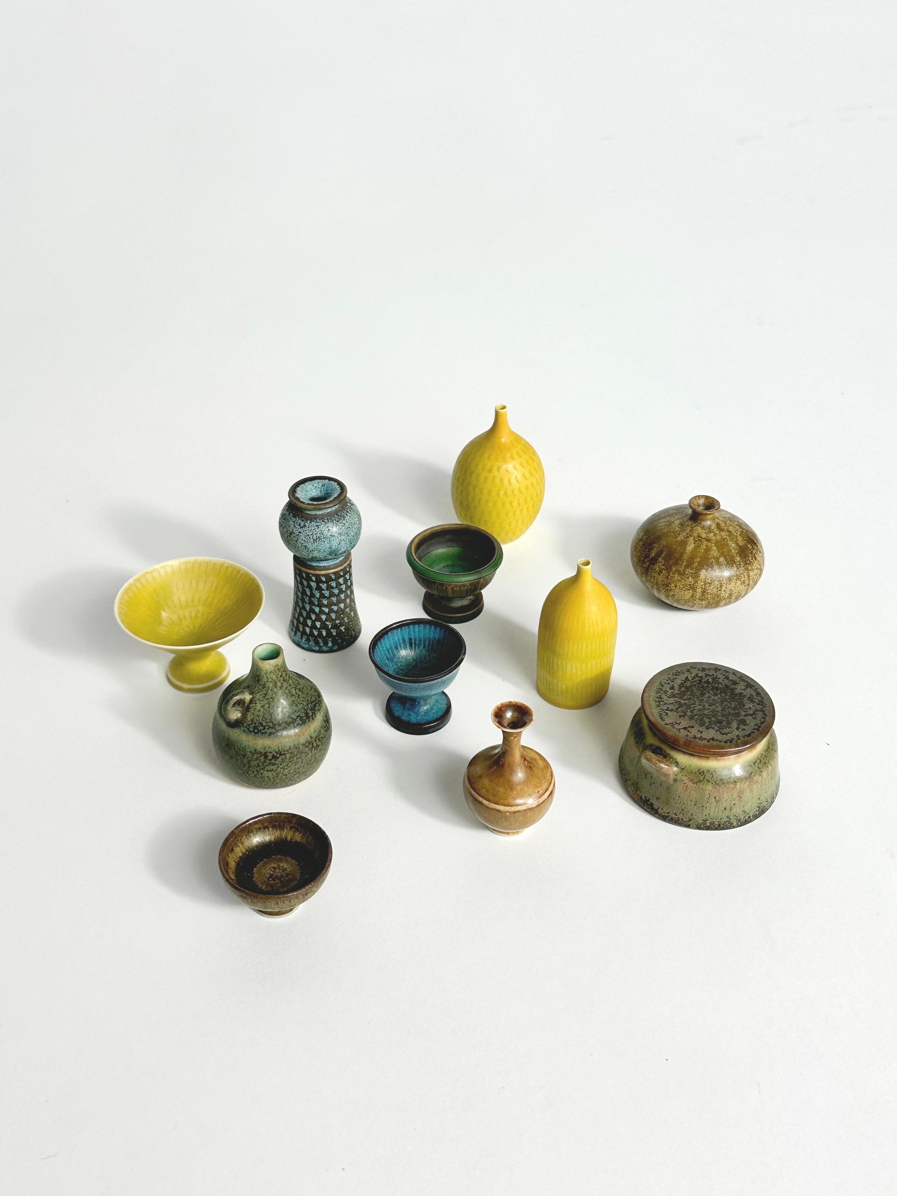 Set di tre vasi in miniatura John Andersson Höganäs Svezia 1960 Vaso in gres in vendita 4