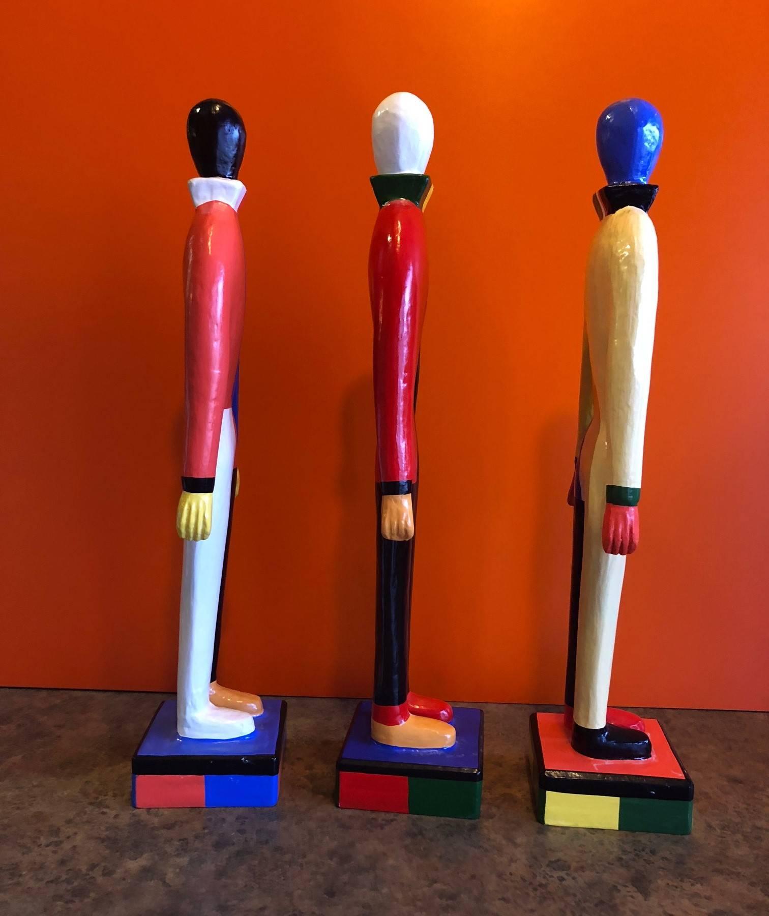 Satz von drei Kasimir Malewitsch Guggenheim Museum Pappmaché-Figuren 1996 SRGF (amerikanisch)