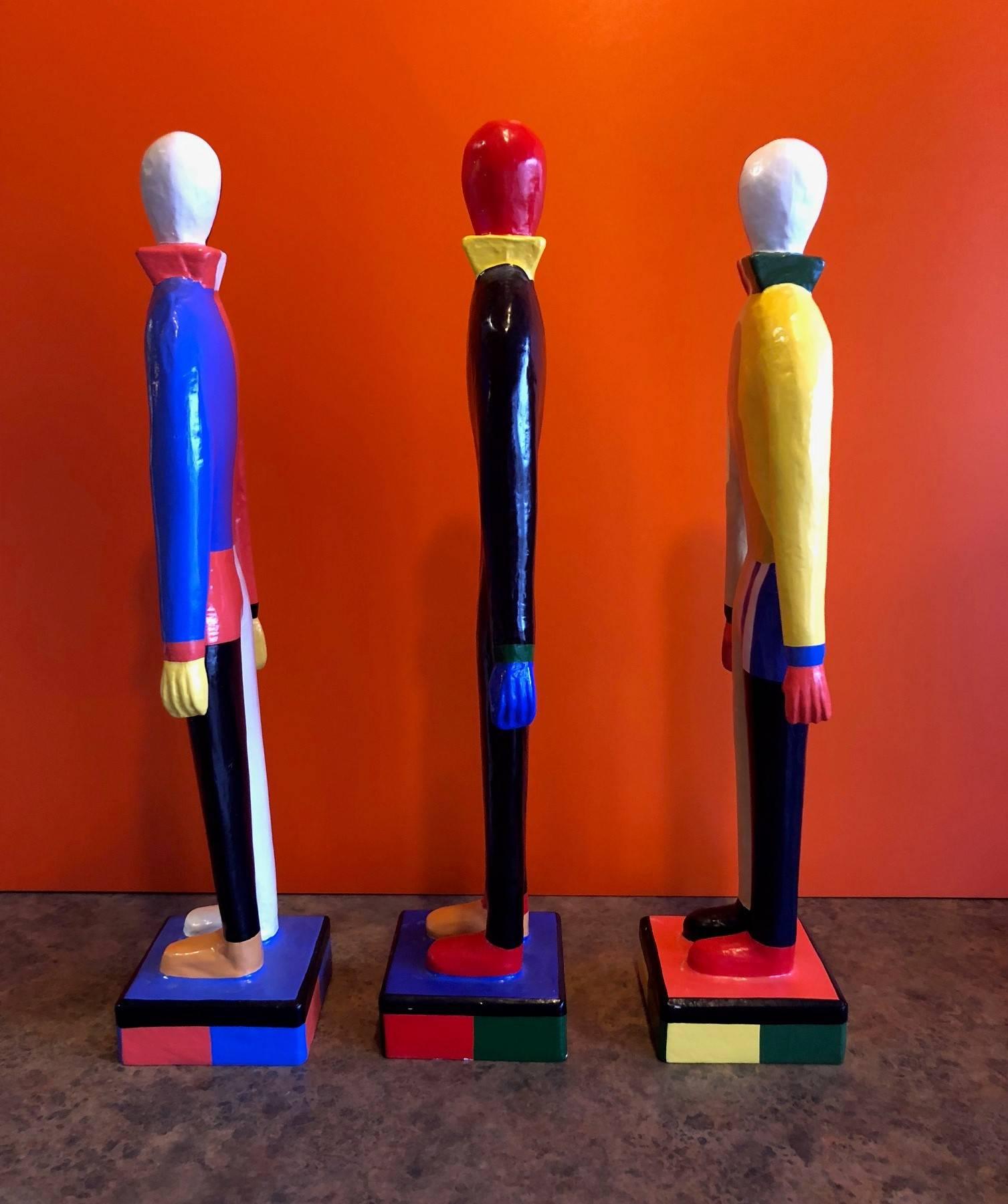 Satz von drei Kasimir Malewitsch Guggenheim Museum Pappmaché-Figuren 1996 SRGF (20. Jahrhundert)
